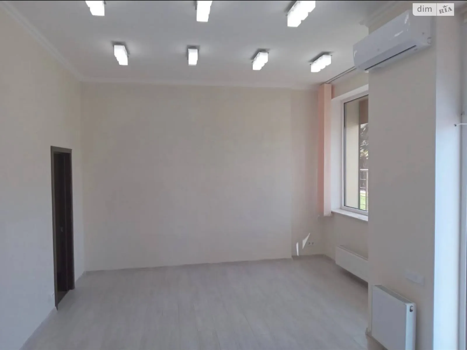 Продається 3-кімнатна квартира 135.9 кв. м у Одесі, плато Гагарінське - фото 1