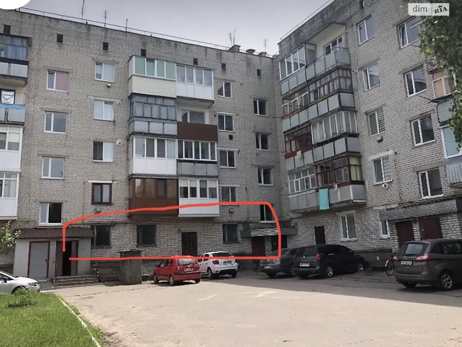 Продається 2-кімнатна квартира 63 кв. м у Пулині, пров. Незалежності, 16