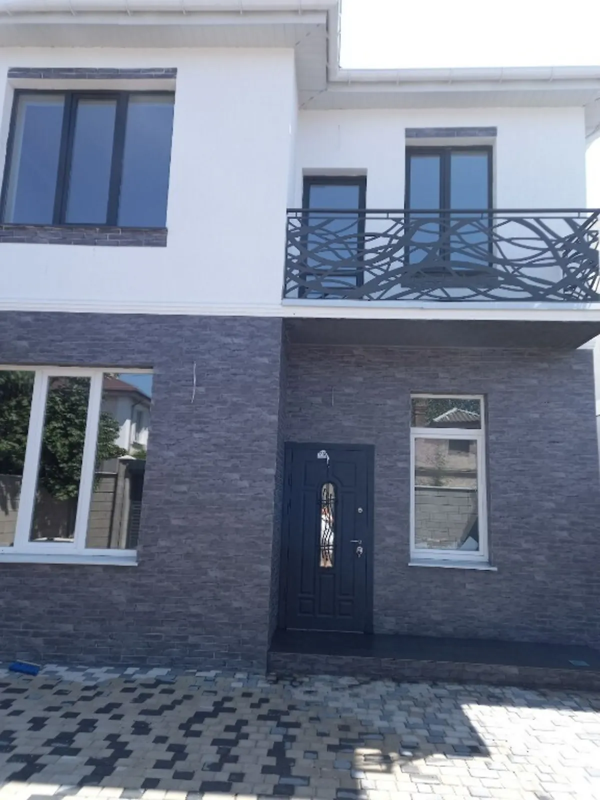 Продается дом на 2 этажа 155 кв. м с беседкой, цена: 150000 $ - фото 1