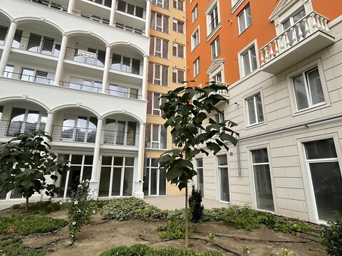 Продається 3-кімнатна квартира 86 кв. м у Одесі, вул. Інглезі