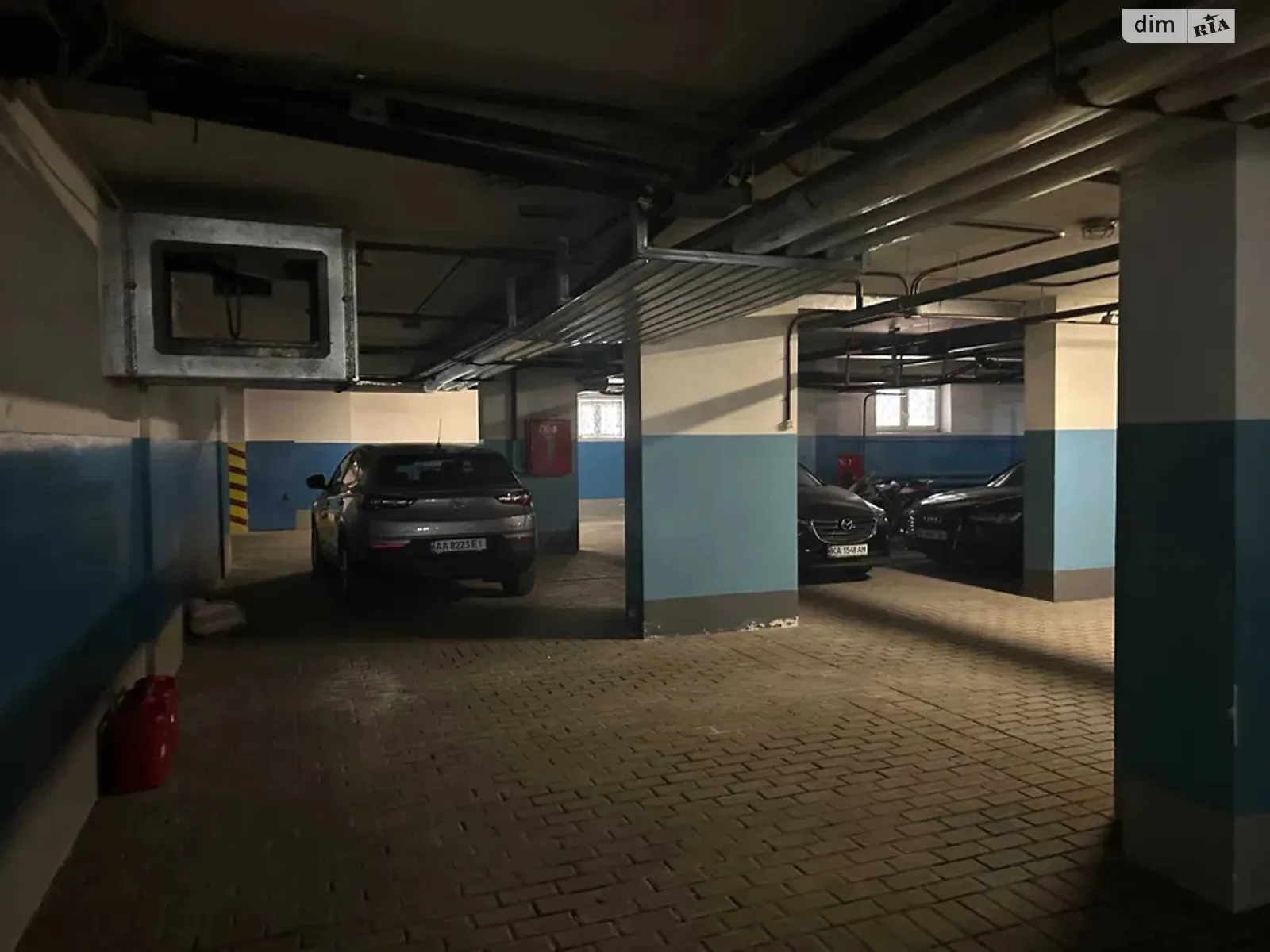 Продается подземный паркинг под легковое авто на 55 кв. м - фото 3