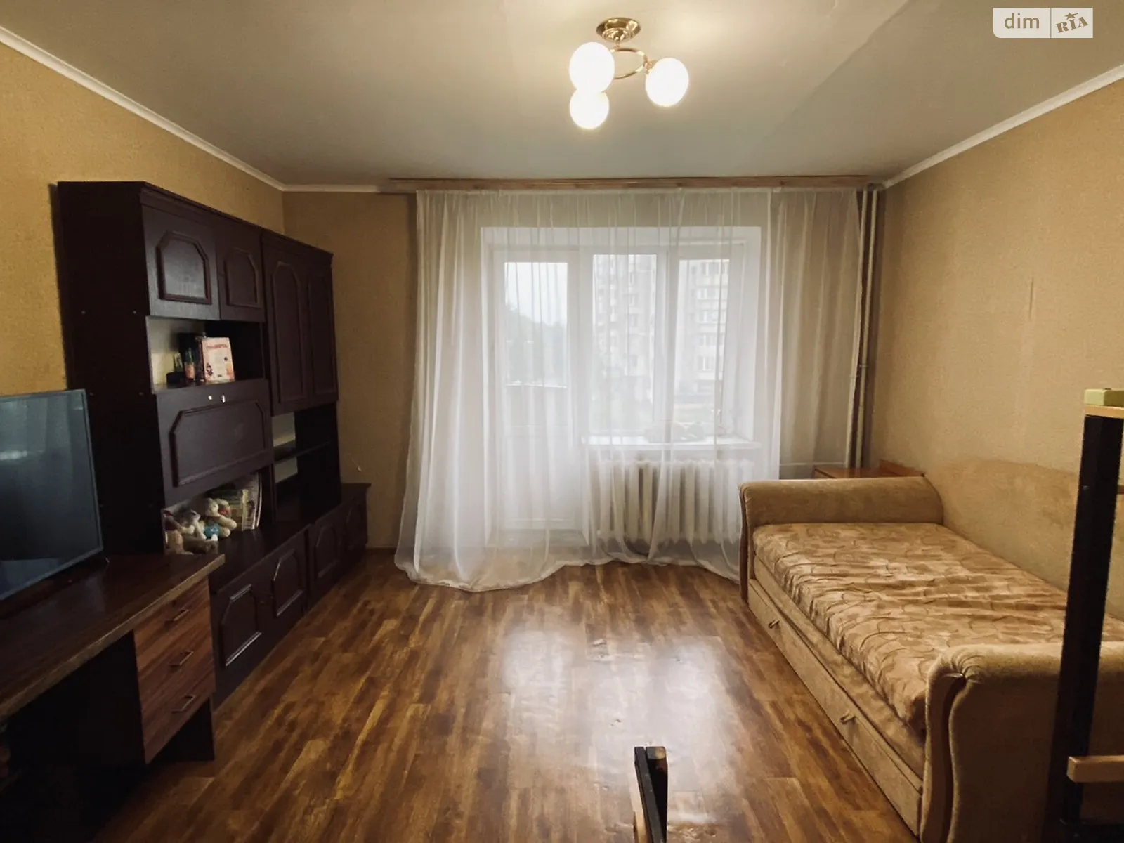 Продается 1-комнатная квартира 45 кв. м в Киеве, ул. Алматинская, 1Б