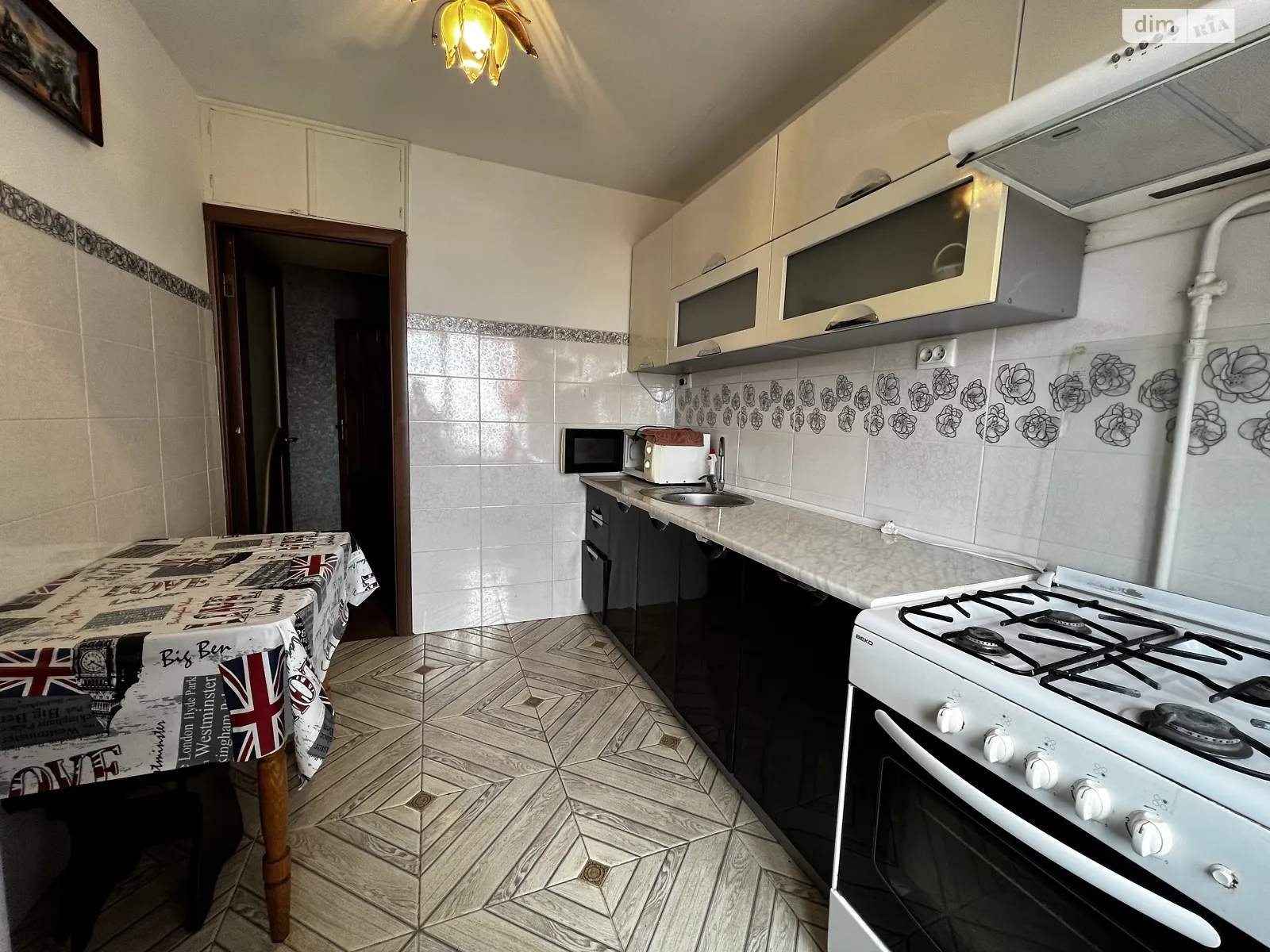 Сдается в аренду 3-комнатная квартира 63 кв. м в Хмельницком, ул. Франко Ивана, 10 - фото 1