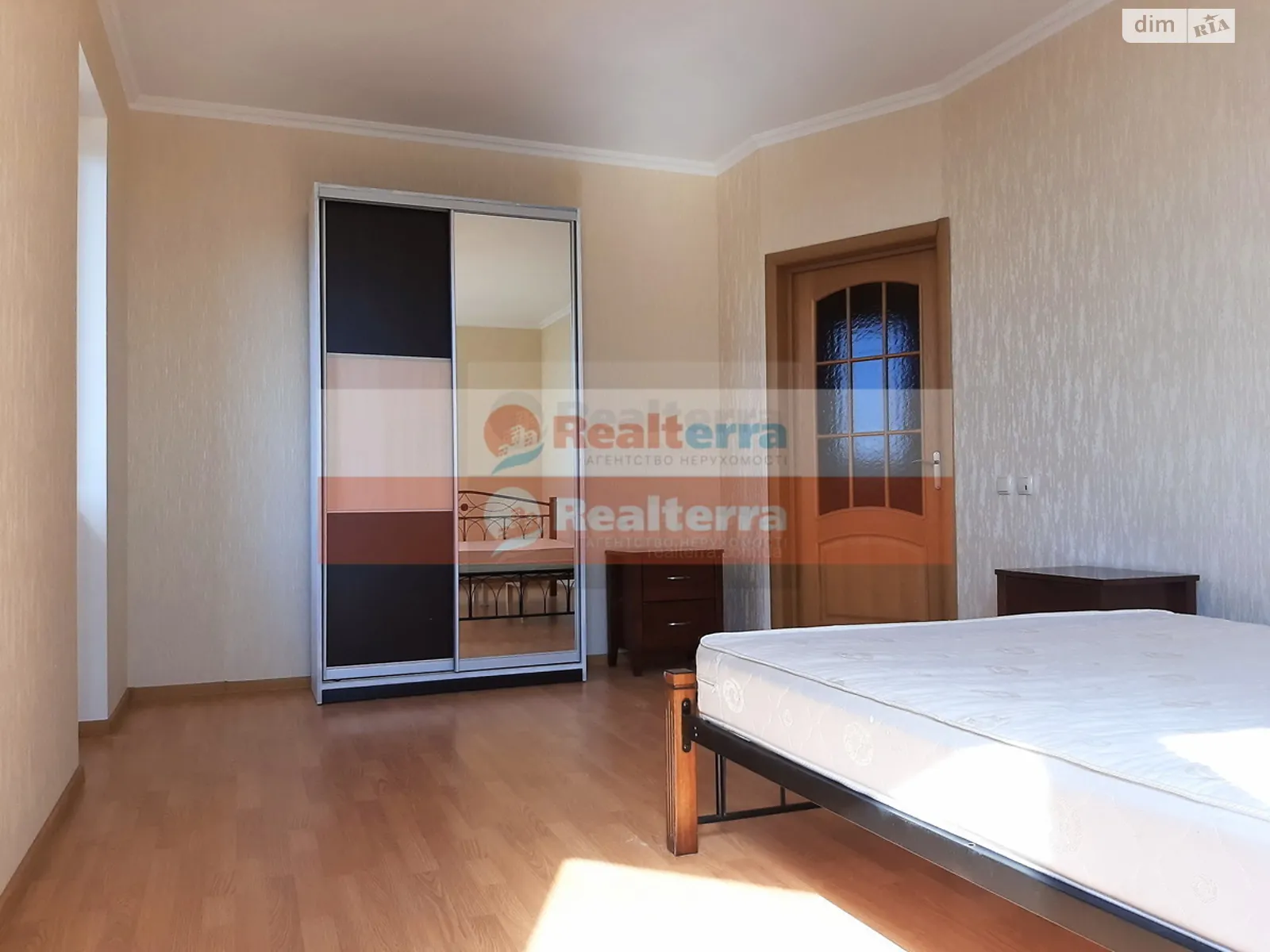 Продається 2-кімнатна квартира 88 кв. м у Києві, просп. Миколи Бажана - фото 1