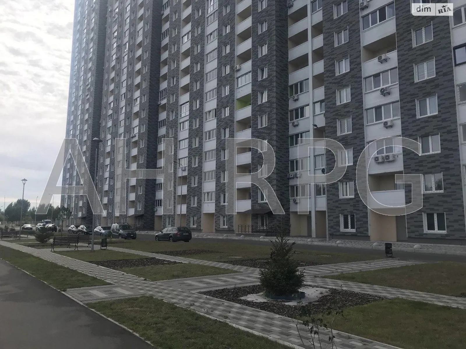 Продается 1-комнатная квартира 46 кв. м в Киеве, ул. Ревуцкого, 54 - фото 1