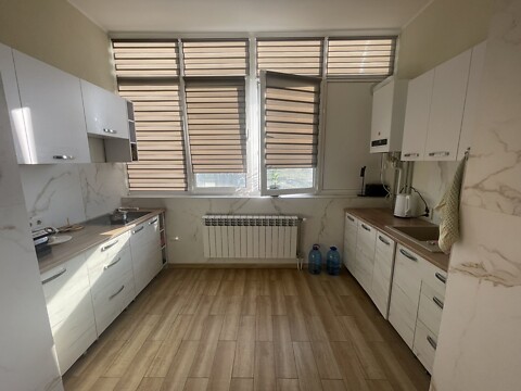 Сдается в аренду 1-комнатная квартира 58 кв. м в Минае, пер. Парковый