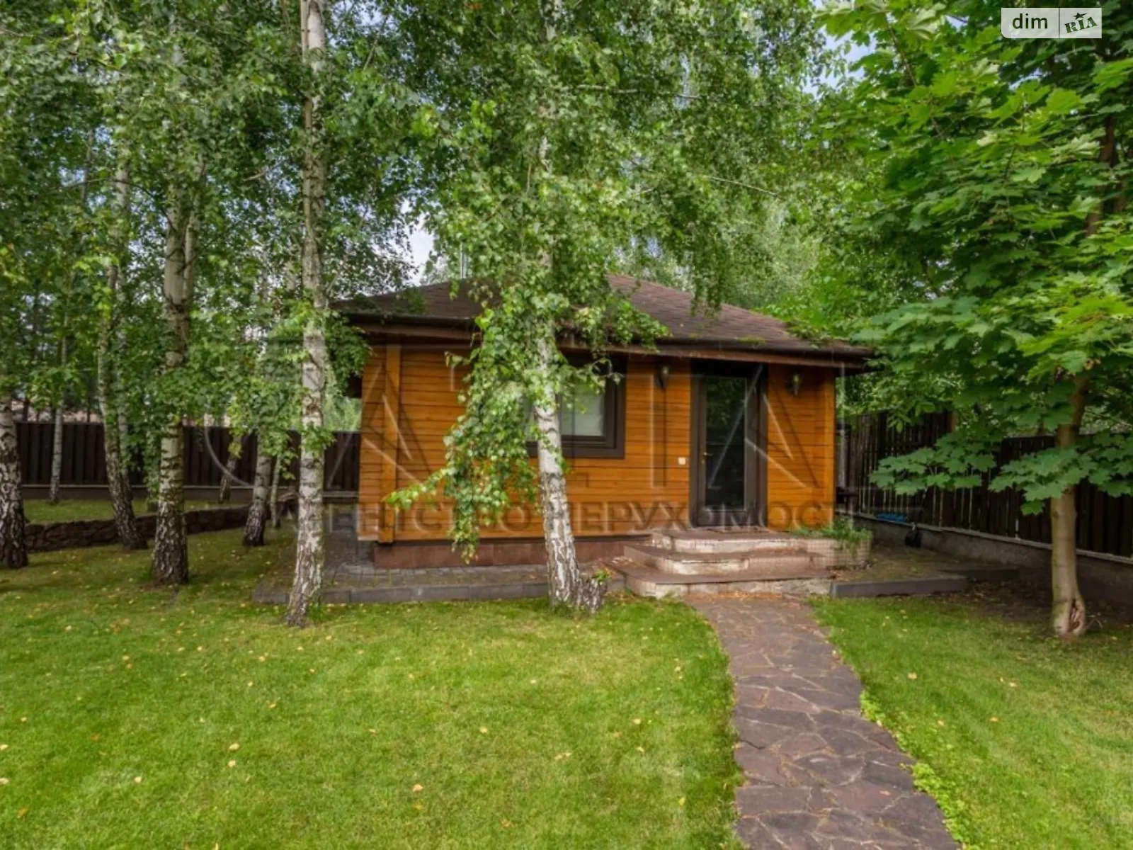 Продается дом на 2 этажа 220 кв. м с верандой, цена: 215000 $ - фото 1