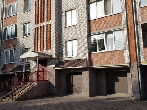 Продается 3-комнатная квартира 95 кв. м в Черткове, ул. Владимира Великого