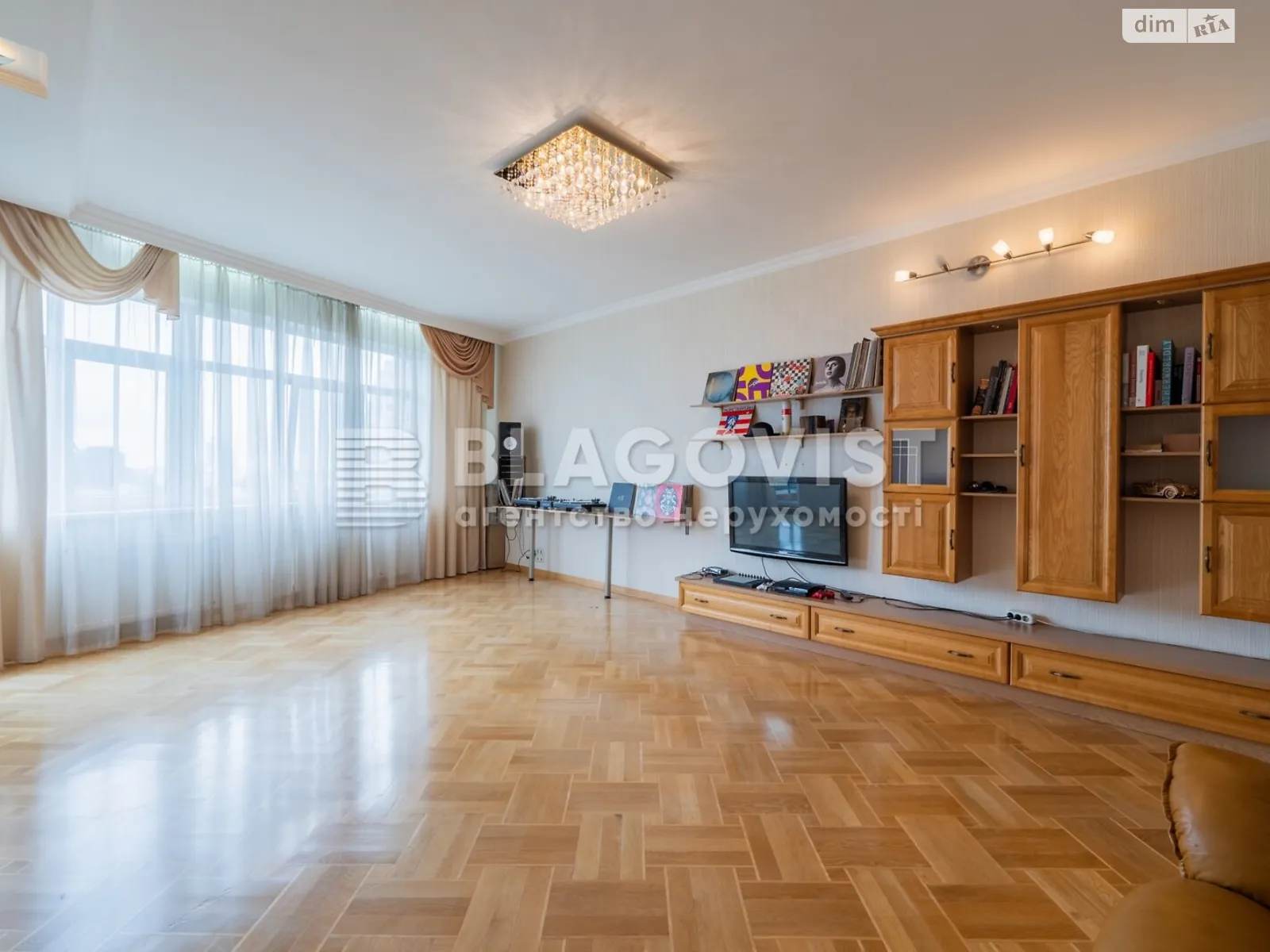 Продается 4-комнатная квартира 126 кв. м в Киеве, ул. Старонаводницкая, 6Б - фото 1