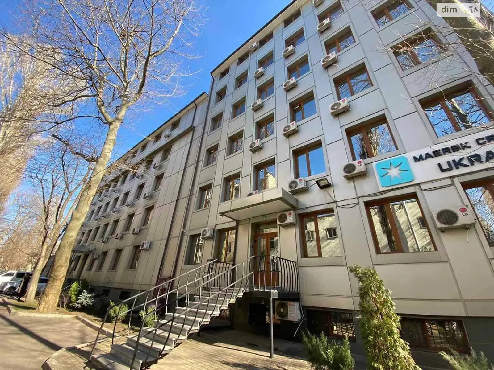 Продается офис 335 кв. м в бизнес-центре, цена: 177000 $ - фото 1