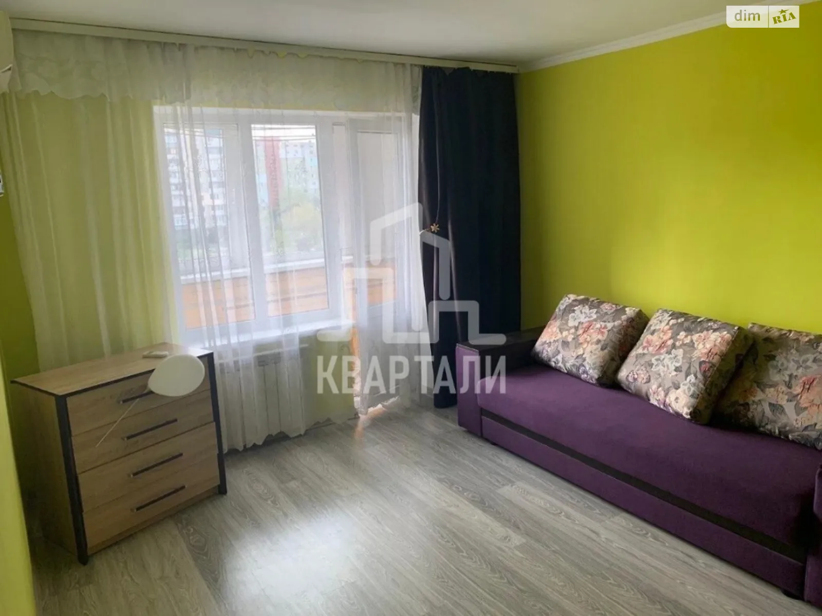 Продается 1-комнатная квартира 38 кв. м в Киеве, ул. Героев Днепра, 34Г