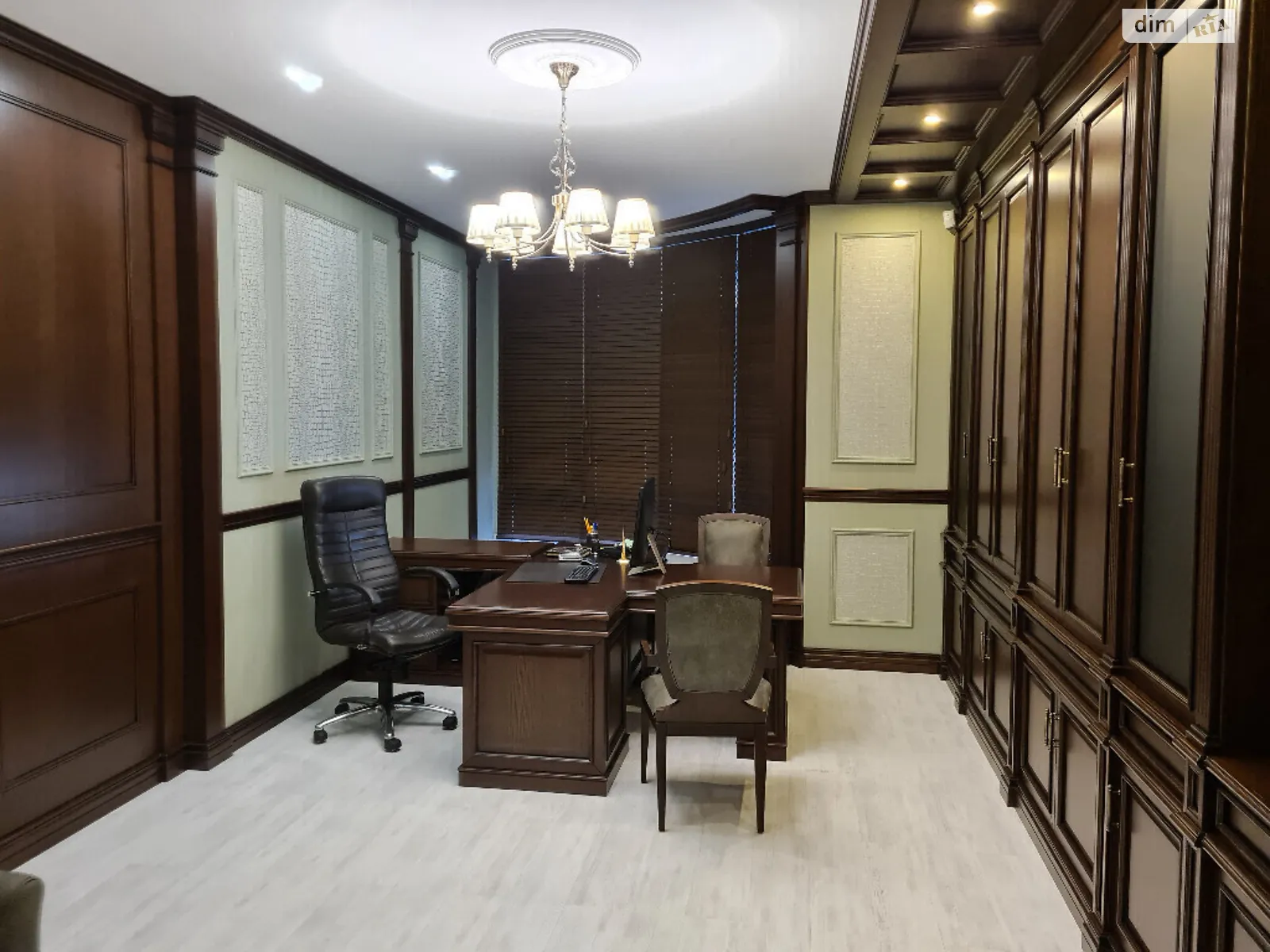 Продается офис 100 кв. м в бизнес-центре - фото 2