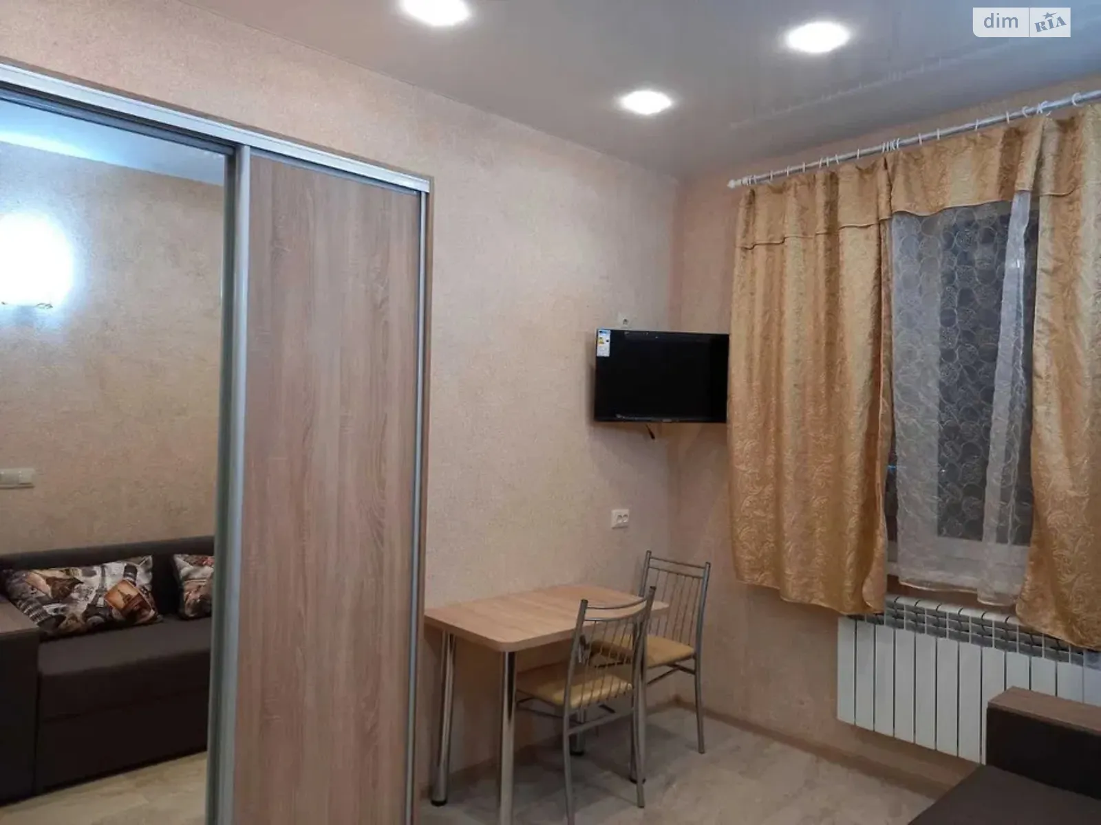 Продается 1-комнатная квартира 15 кв. м в Одессе, ул. Бугаевская - фото 1