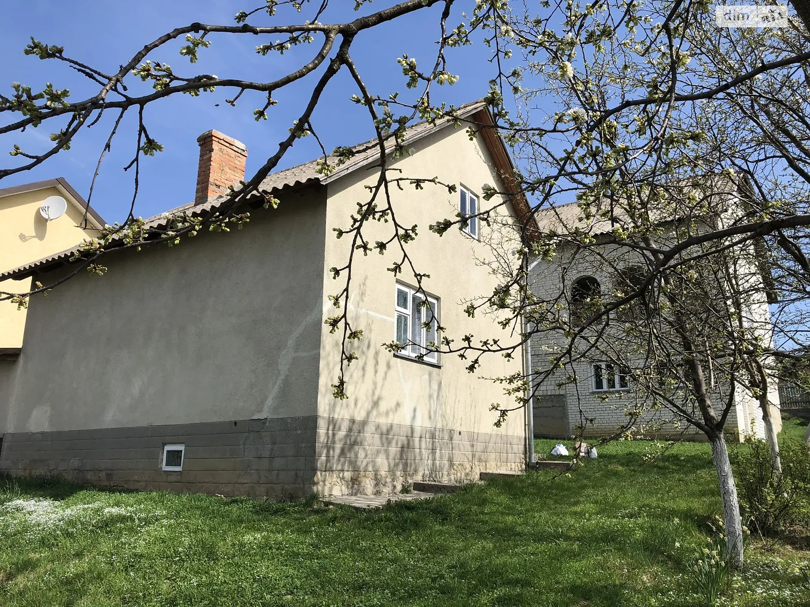 Продается дом на 3 этажа 225.8 кв. м с террасой, цена: 52000 $ - фото 1