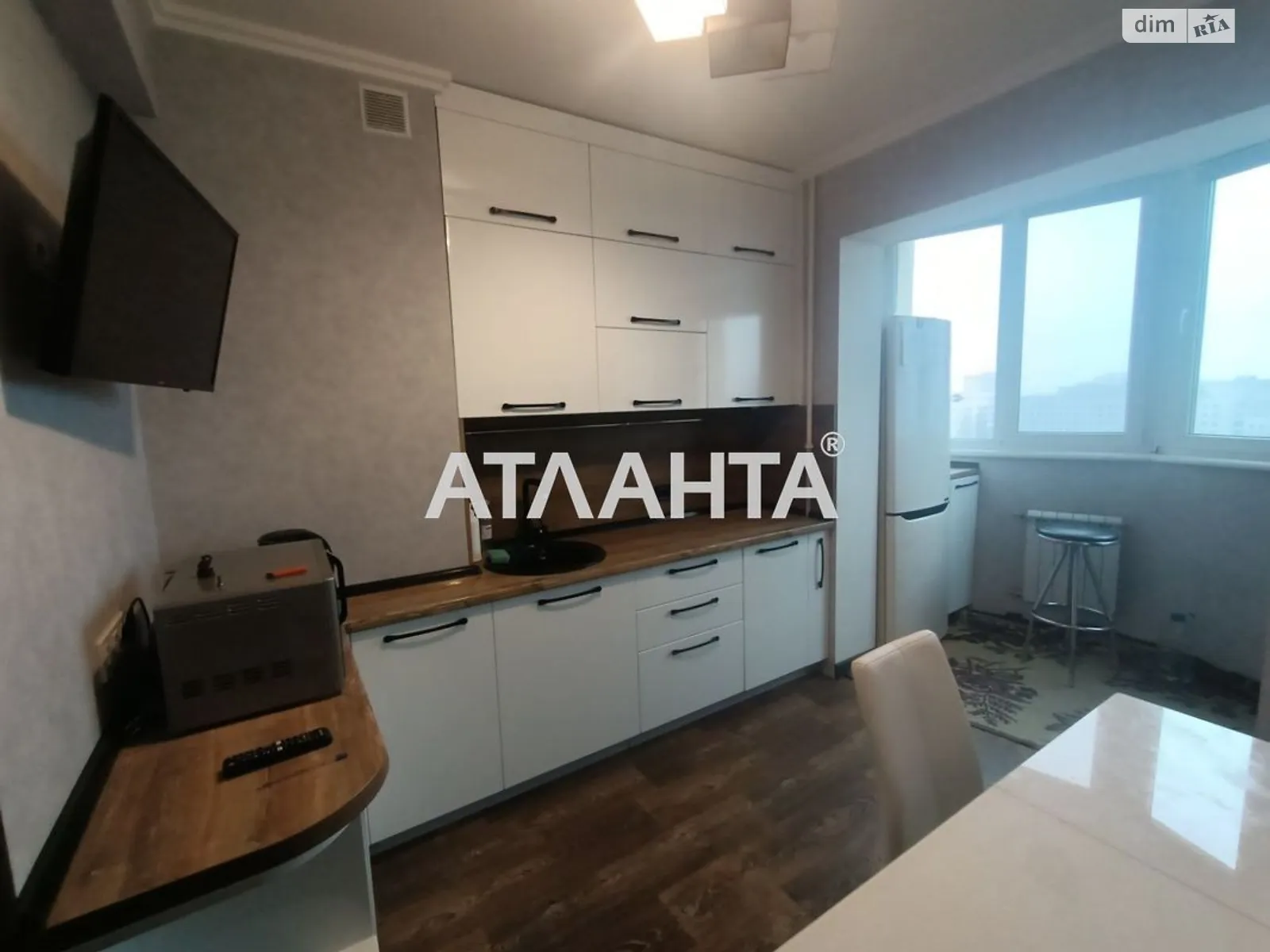 Продається 2-кімнатна квартира 56 кв. м у Одесі, вул. Кримська