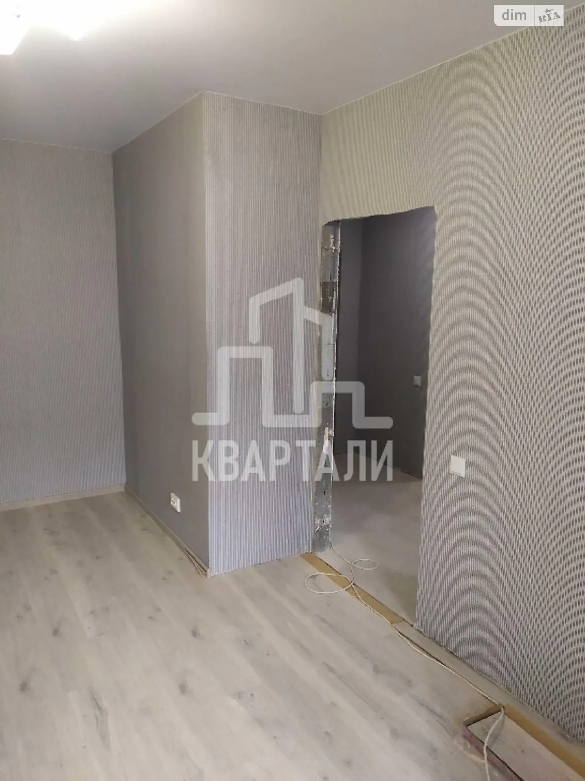 Продается 1-комнатная квартира 36 кв. м в Киеве, ул. Сергeя Данченко, 34