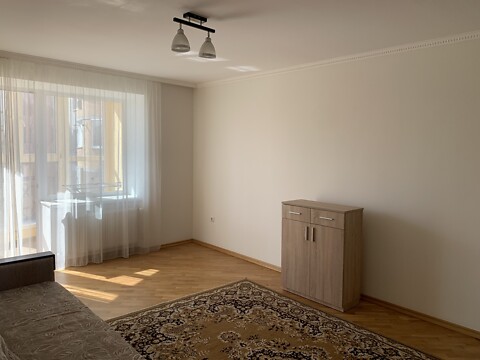 Сдается в аренду 2-комнатная квартира 62 кв. м в Тернополе, ул. Полевого Омельяна