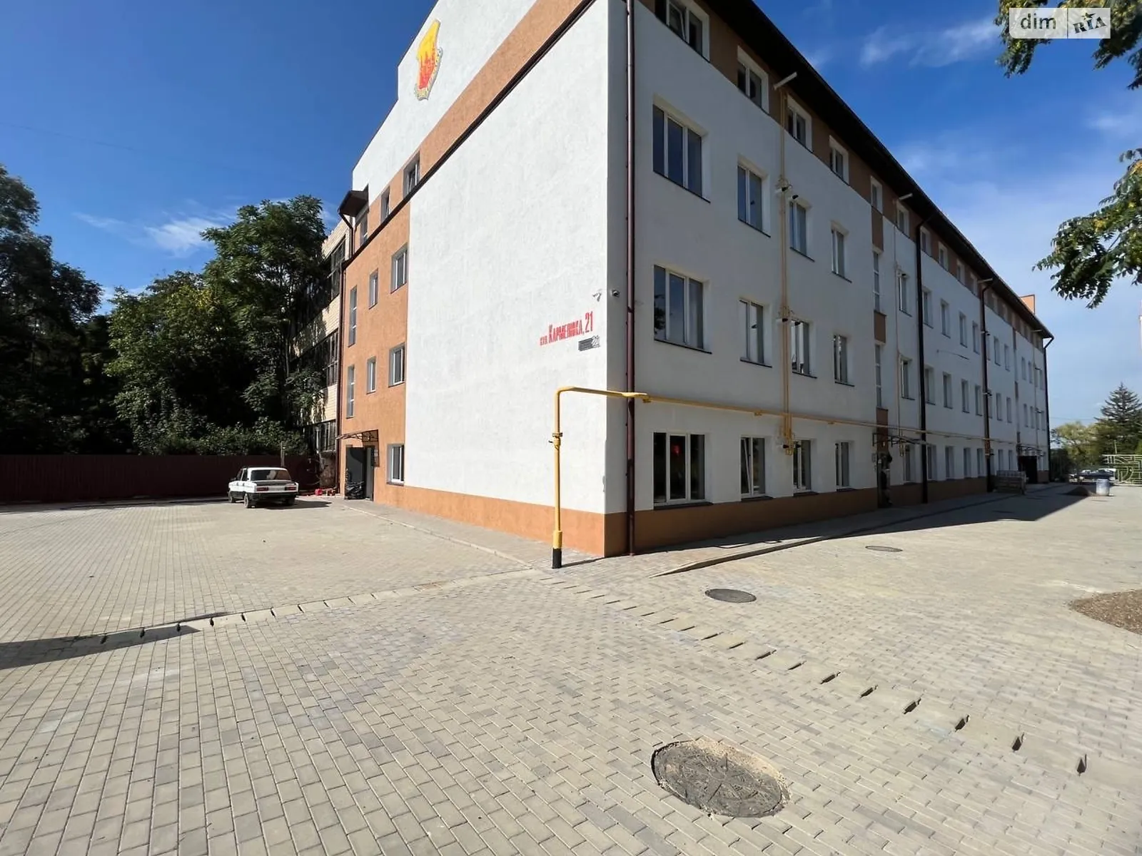 Продается 2-комнатная квартира 77 кв. м в Черновцах, ул. Кармелюка Устима - фото 1