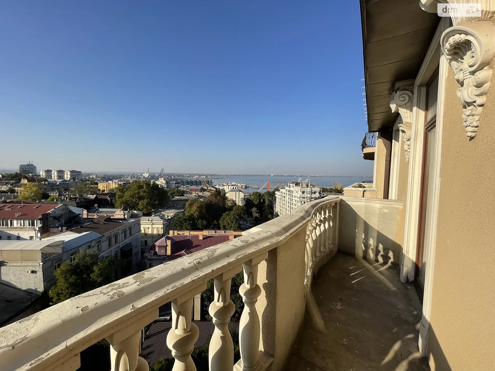 Продается 3-комнатная квартира 122.7 кв. м в Одессе, спуск Военный