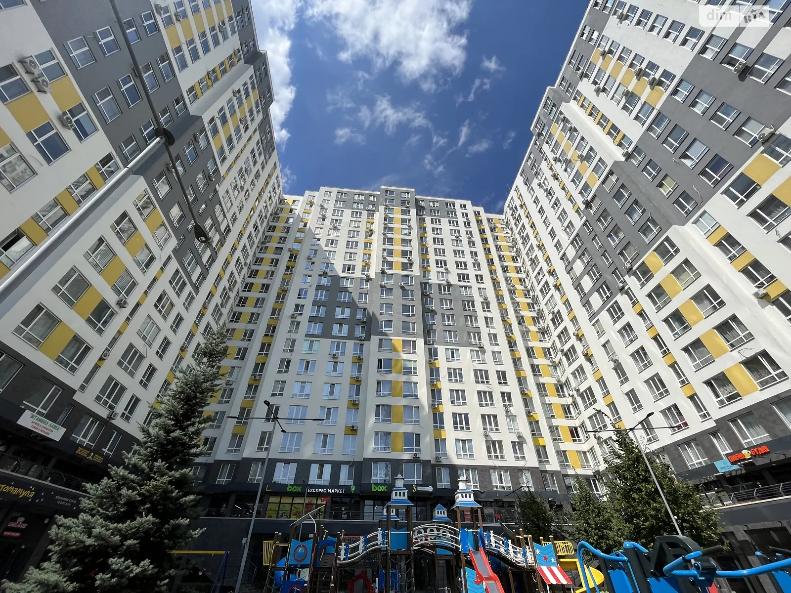 Продается 1-комнатная квартира 38 кв. м в Ирпене, ул. Университетская