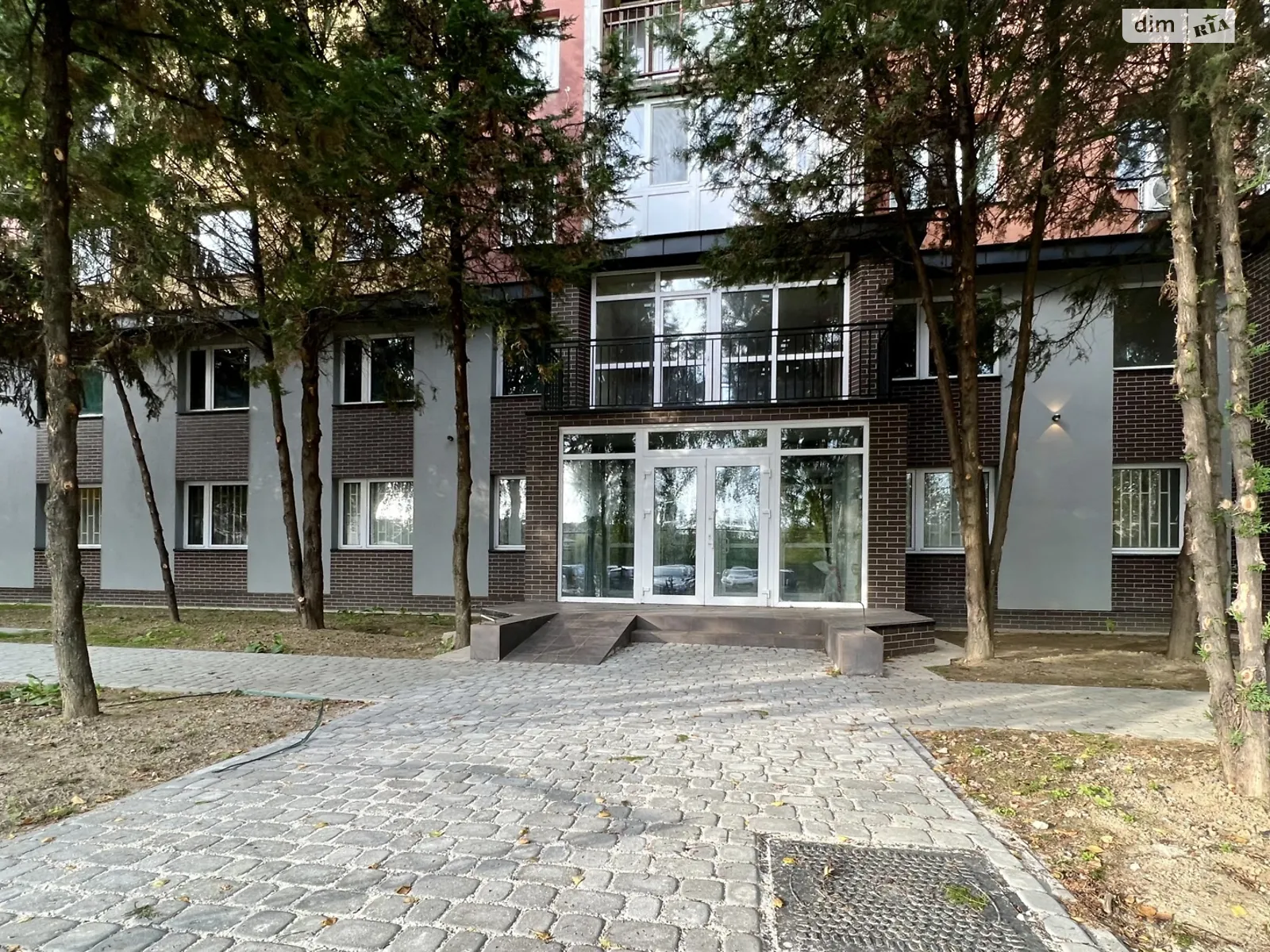 Продається офіс 1000 кв. м в бізнес-центрі, цена: 800000 $ - фото 1