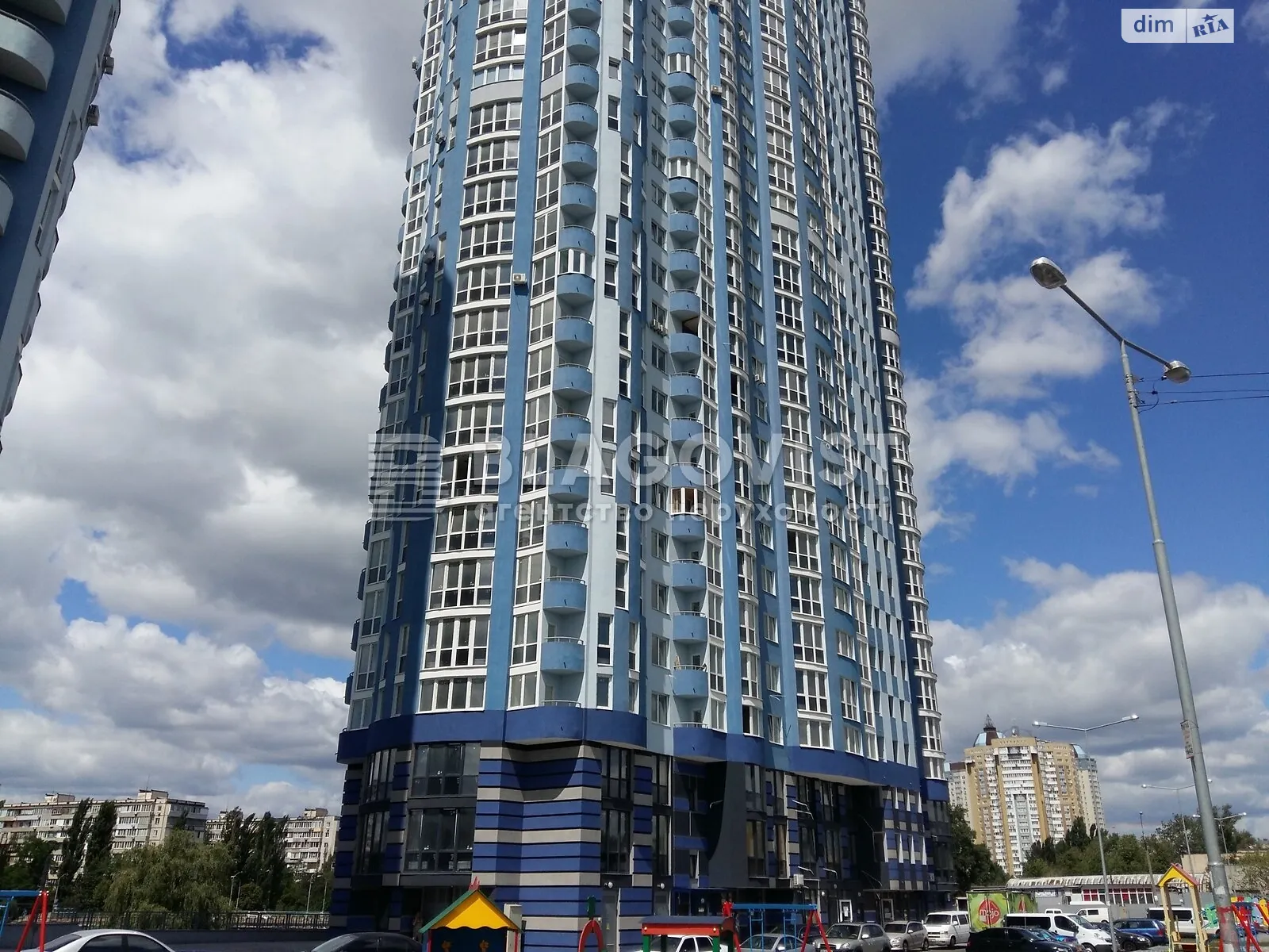 Продается 2-комнатная квартира 87 кв. м в Киеве, просп. Соборности, 30А