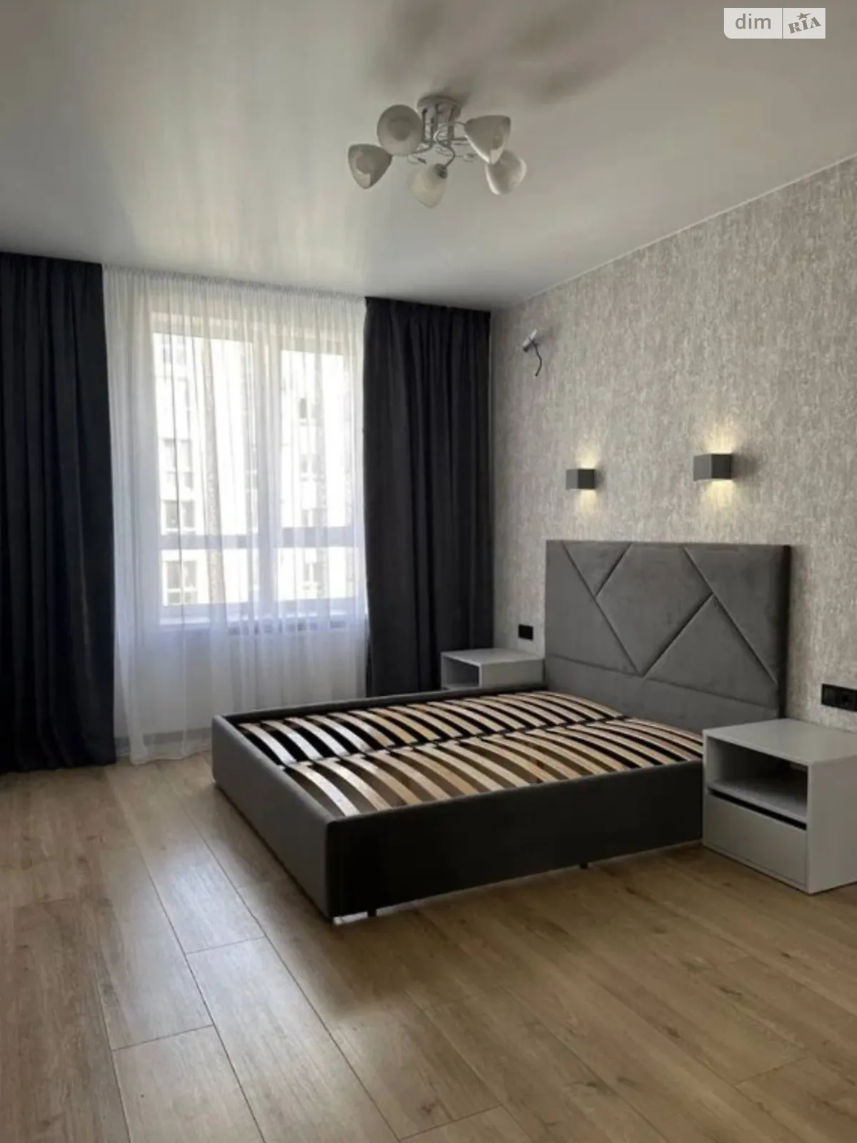 Продается 1-комнатная квартира 45 кв. м в Слобожанском, ул. Семейная - фото 1