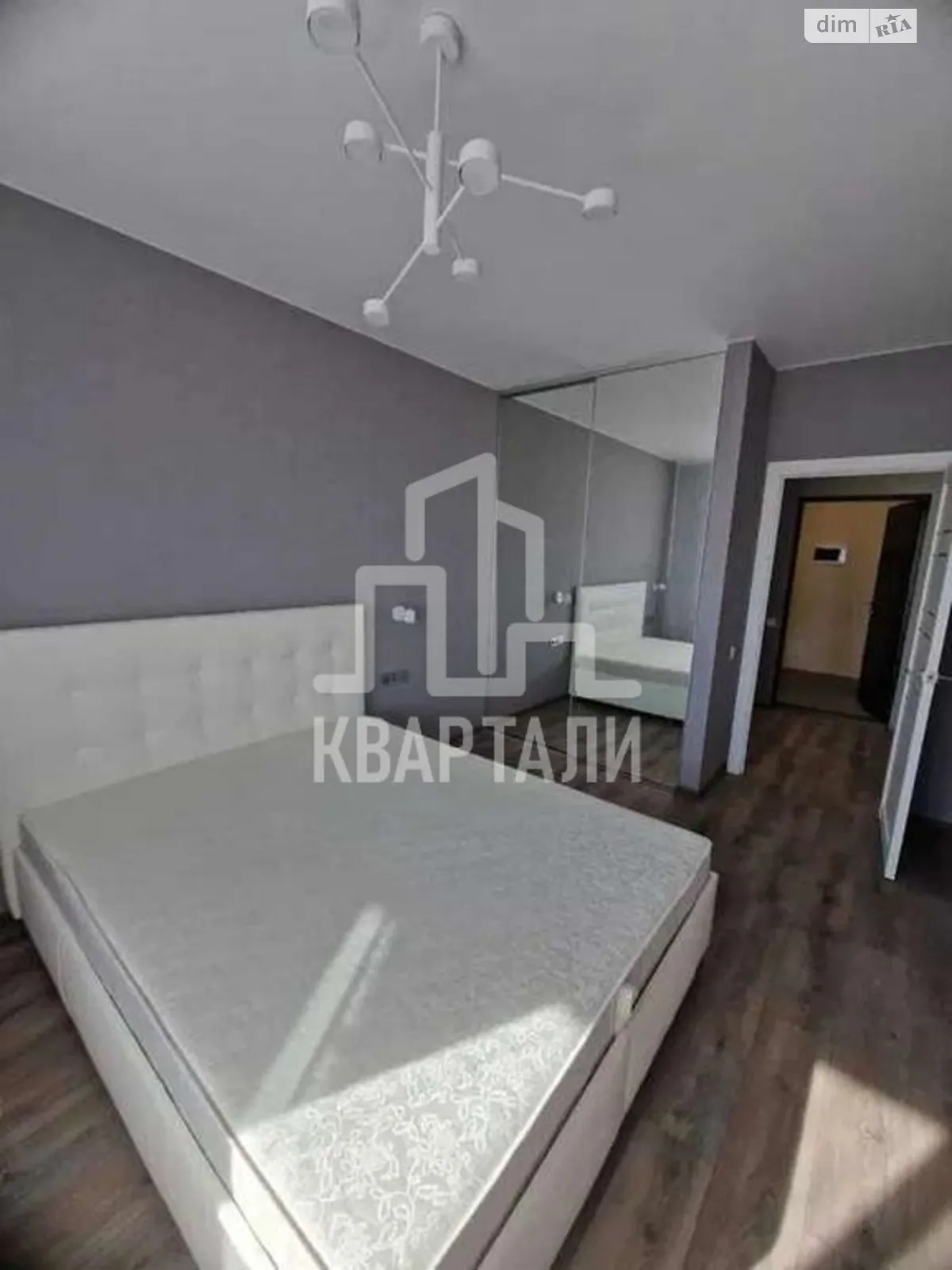 Продается 1-комнатная квартира 39 кв. м в Киеве, ул. Полевая, 73 - фото 1