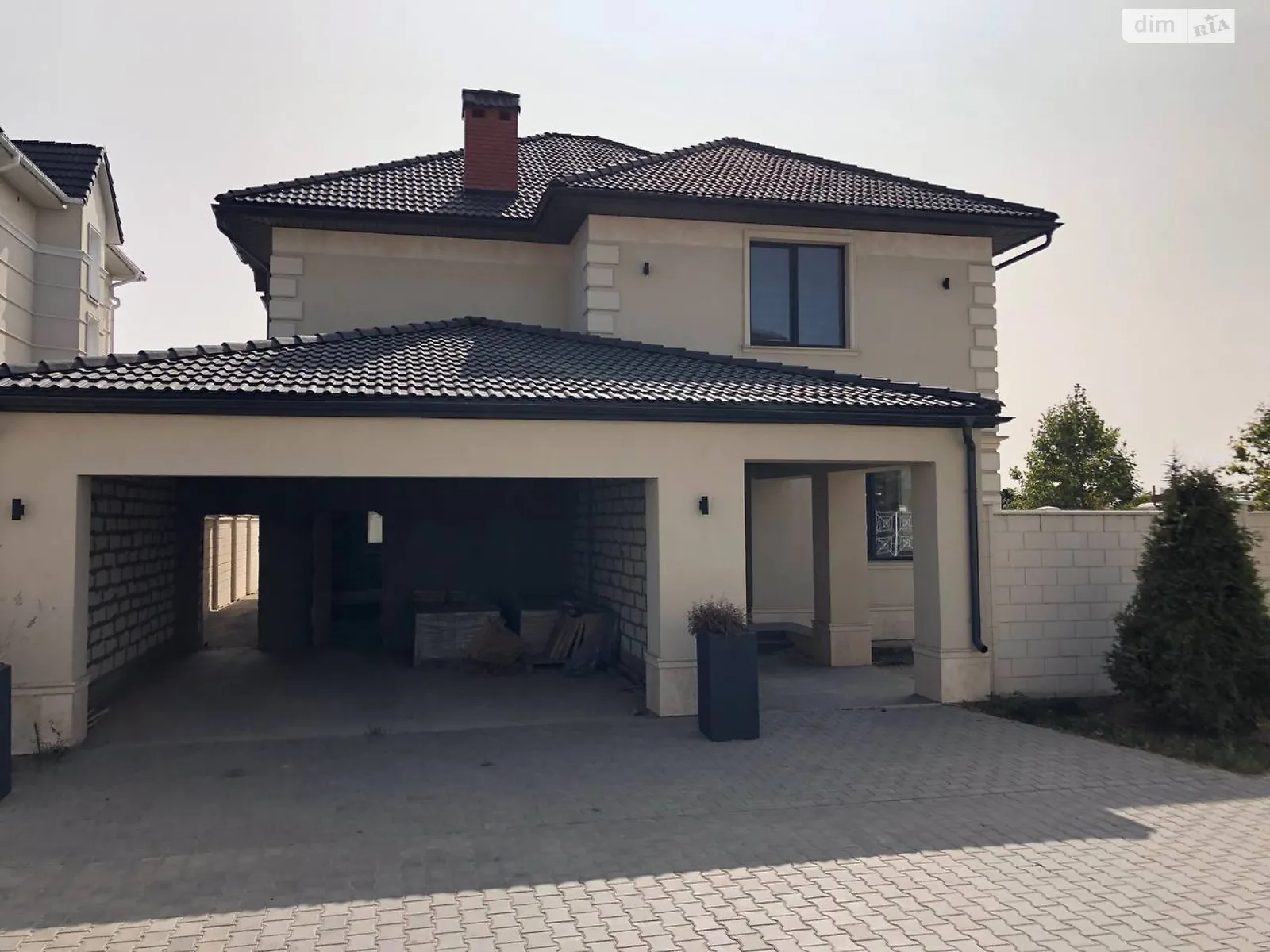 Продается дом на 2 этажа 295 кв. м с беседкой, цена: 330000 $ - фото 1