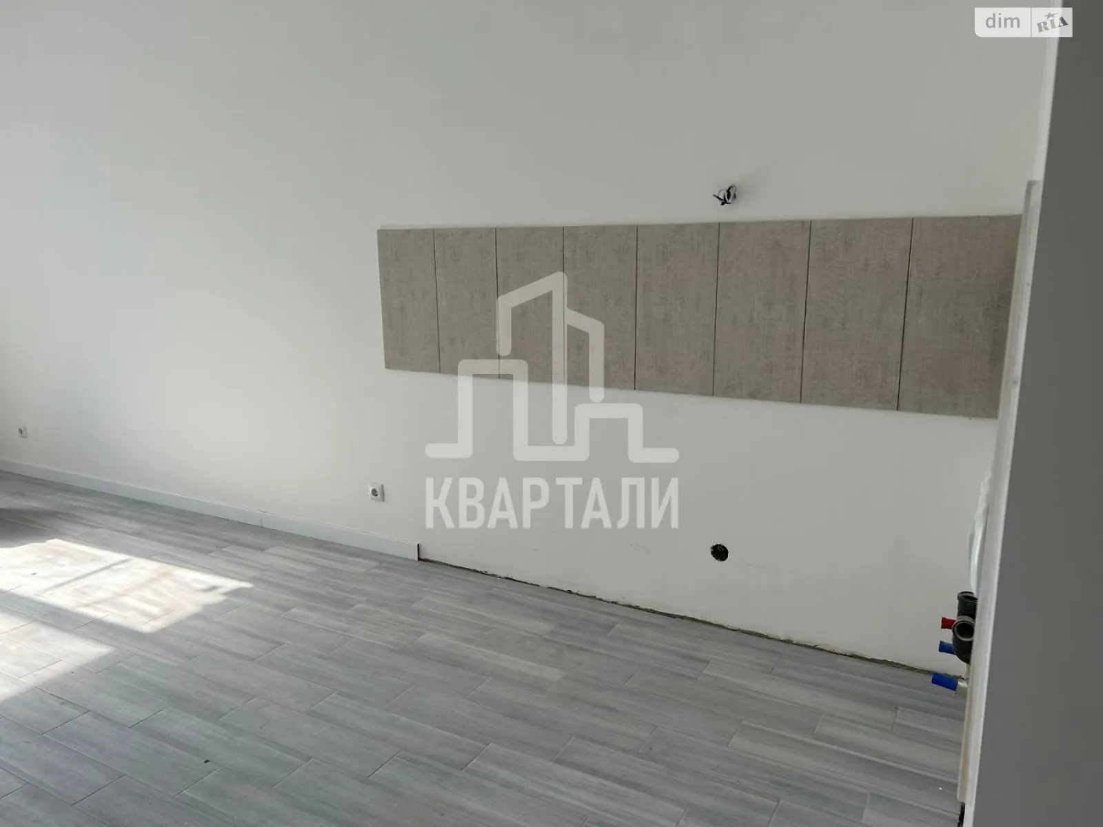 Продається 1-кімнатна квартира 48 кв. м у Києві, вул. Каховська, 62А - фото 1