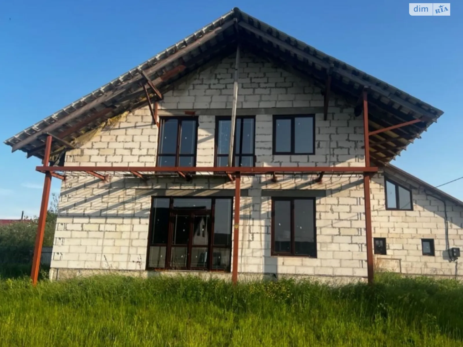 Продается дом на 2 этажа 170 кв. м с камином, цена: 55000 $