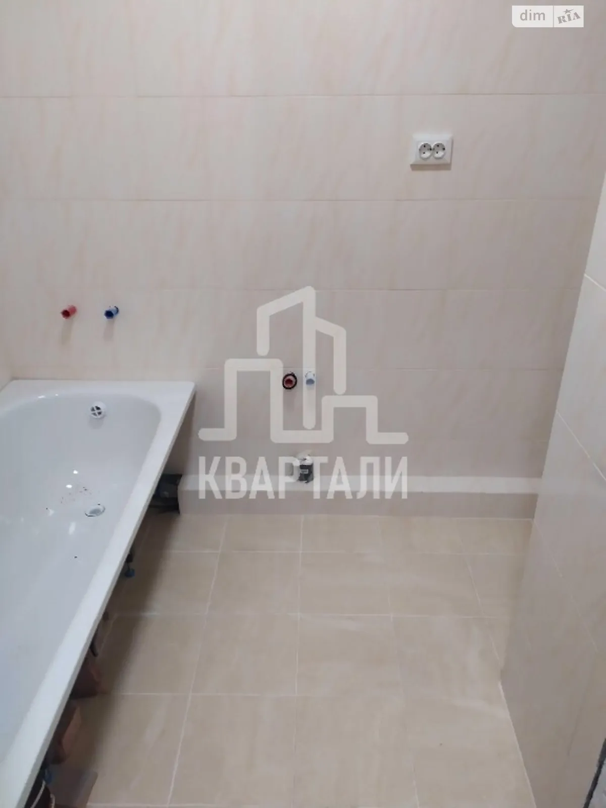 Продается 1-комнатная квартира 36 кв. м в Киеве, ул. Сергeя Данченко, 34