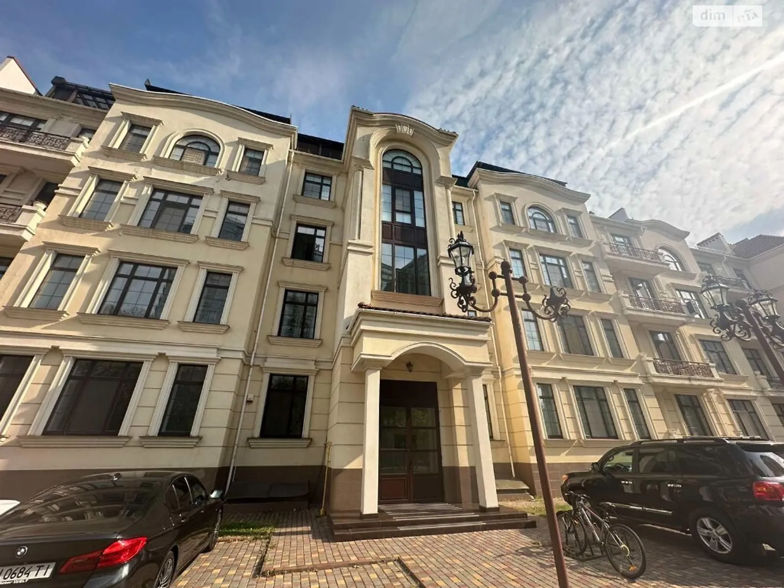Продается 1-комнатная квартира 56.6 кв. м в Одессе, бул. Французский