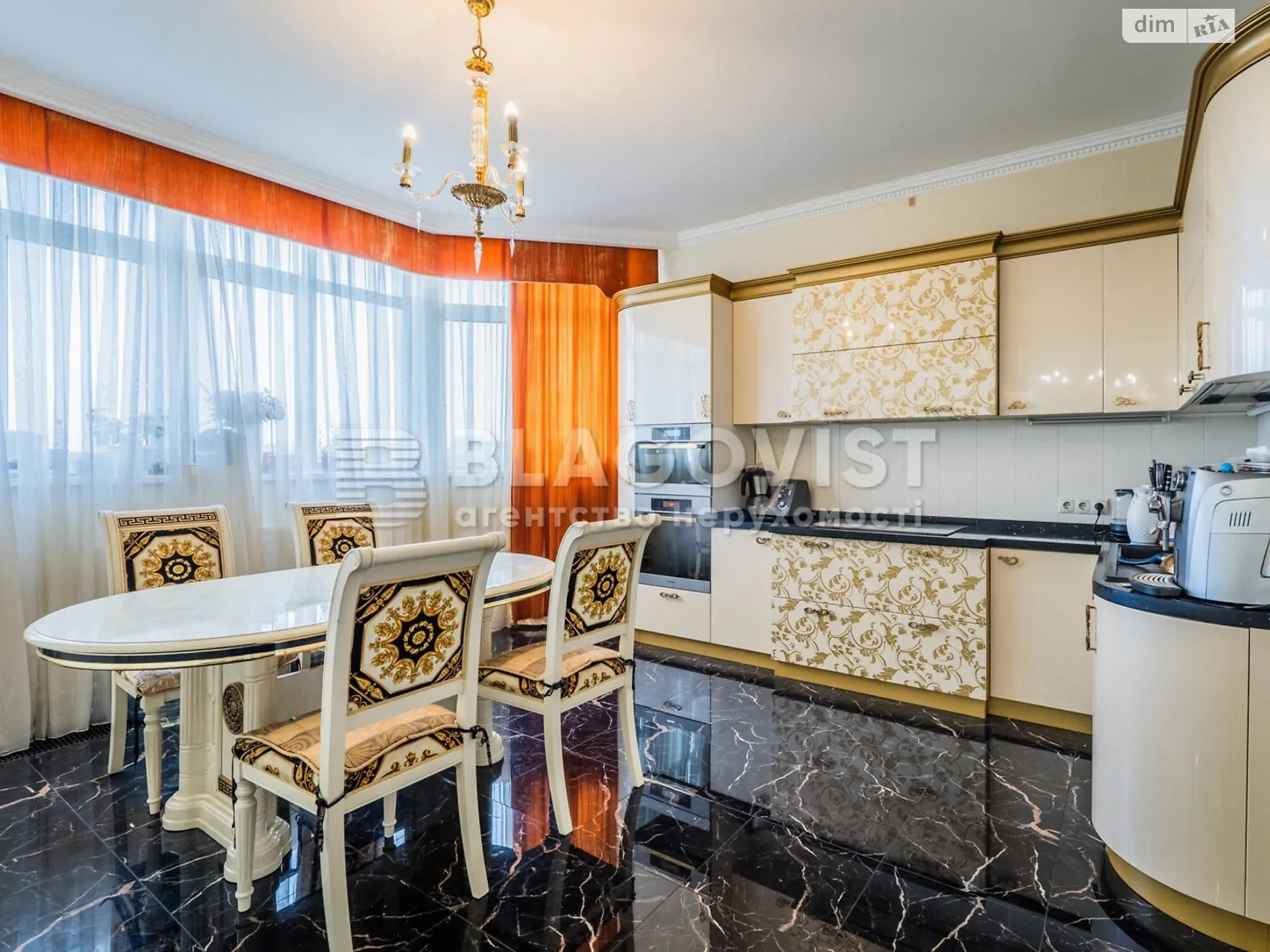 Продается 3-комнатная квартира 130.7 кв. м в Киеве, ул. Соломенская, 15А - фото 1
