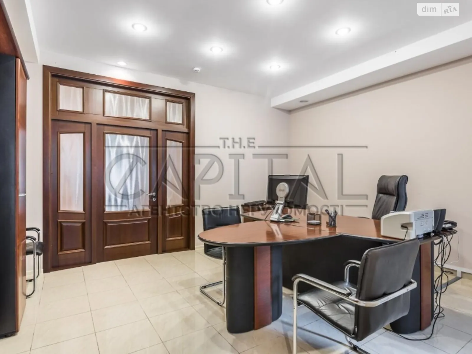 Продается офис 122 кв. м в бизнес-центре, цена: 275000 $