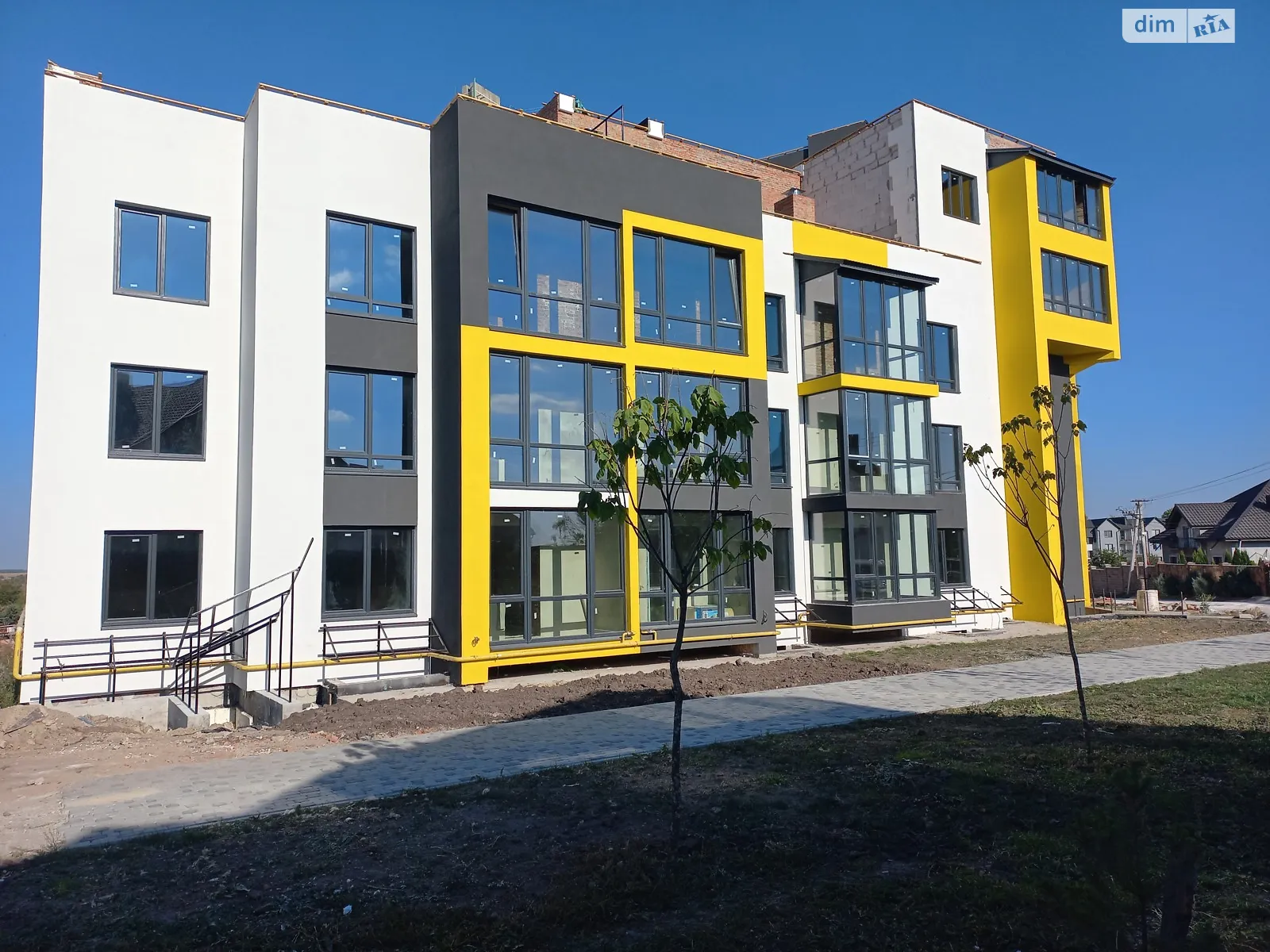 3-комнатная квартира 87 кв. м в Тернополе, ул. 15-го Апреля - фото 1