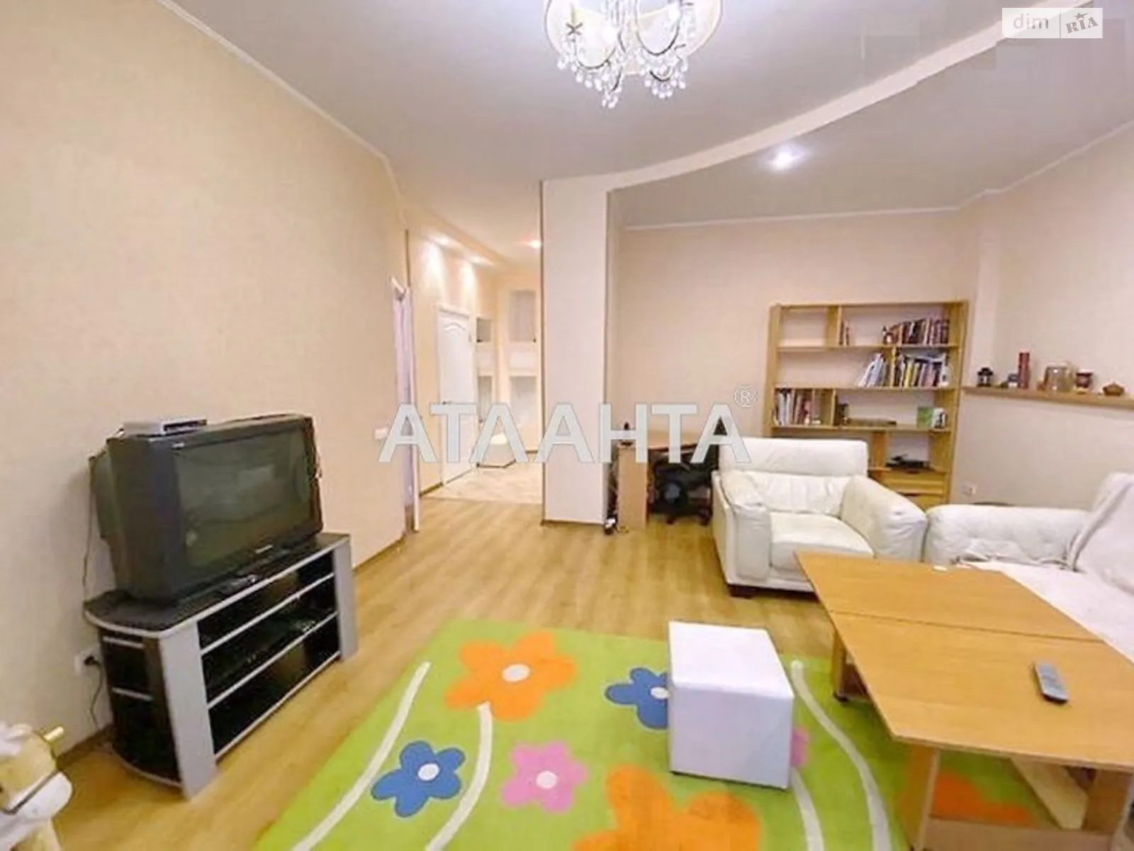 Продается 1-комнатная квартира 64.3 кв. м в Одессе, ул. Среднефонтанская, 19Б - фото 1