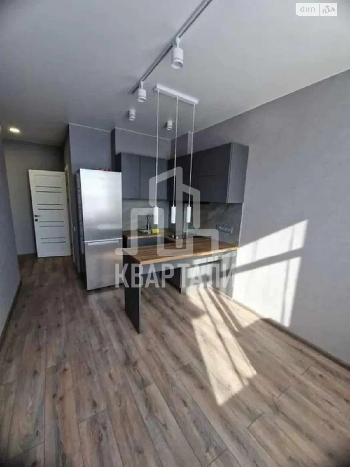 Продается 1-комнатная квартира 39 кв. м в Киеве, цена: 72000 $