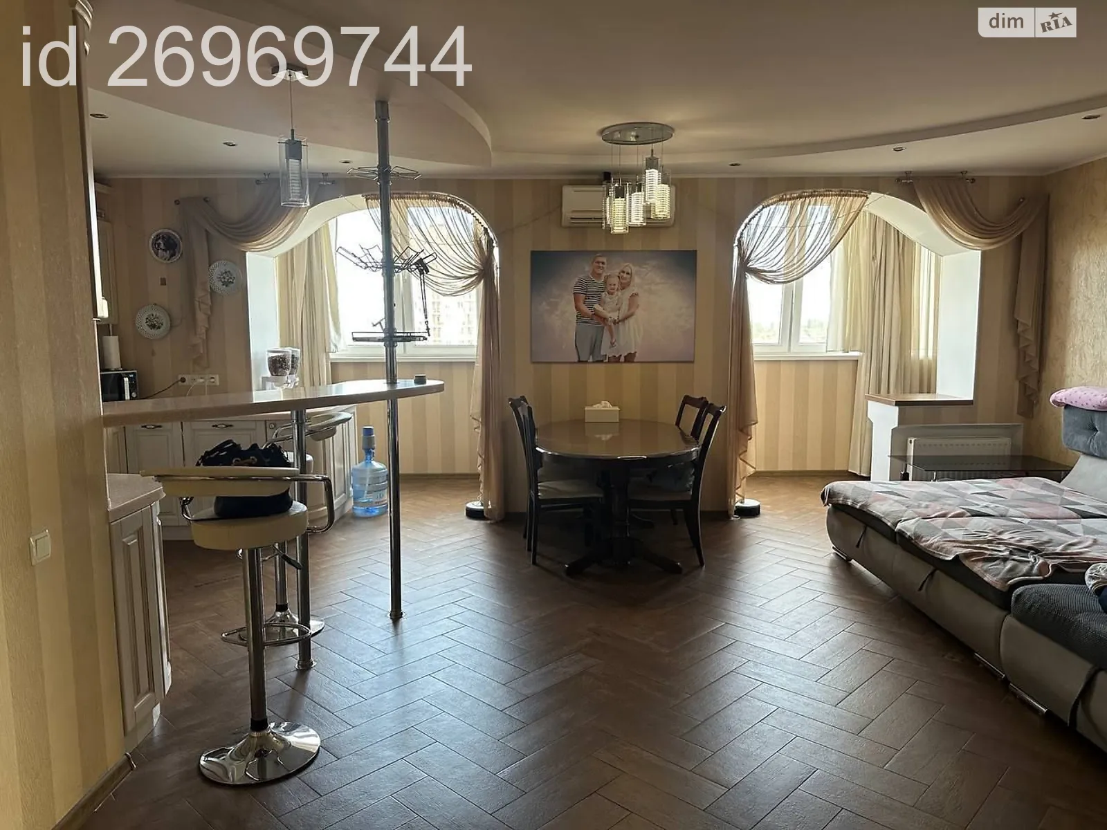 Продается 4-комнатная квартира 164 кв. м в Одессе, ул. Академика Вильямса