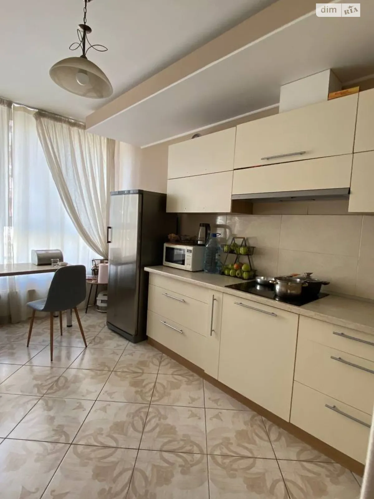 Продается 2-комнатная квартира 67 кв. м в Одессе, просп. Академика Глушко