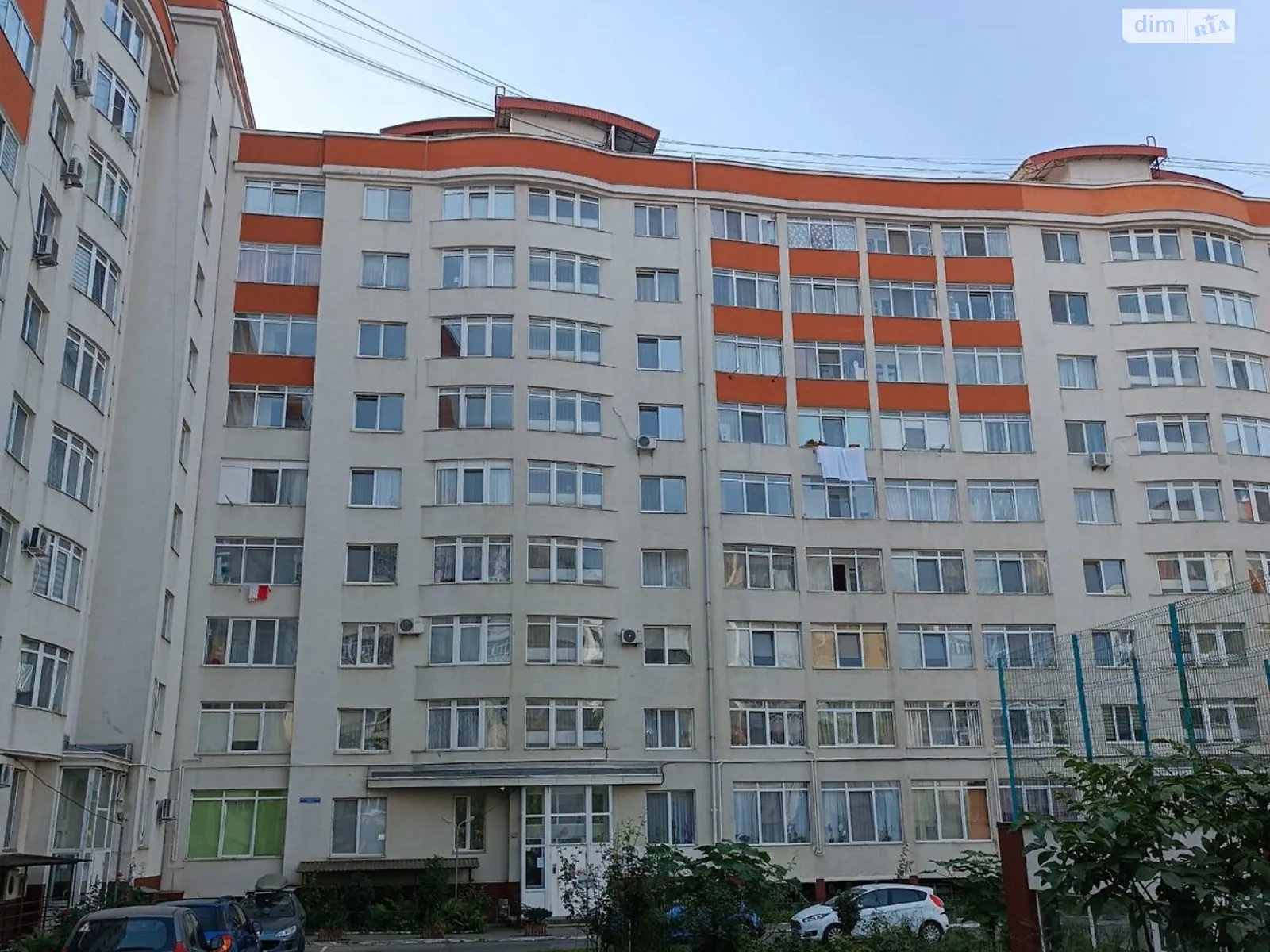 Продается 3-комнатная квартира 93 кв. м в Черновцах, ул. Русская, 219Е/1 - фото 1