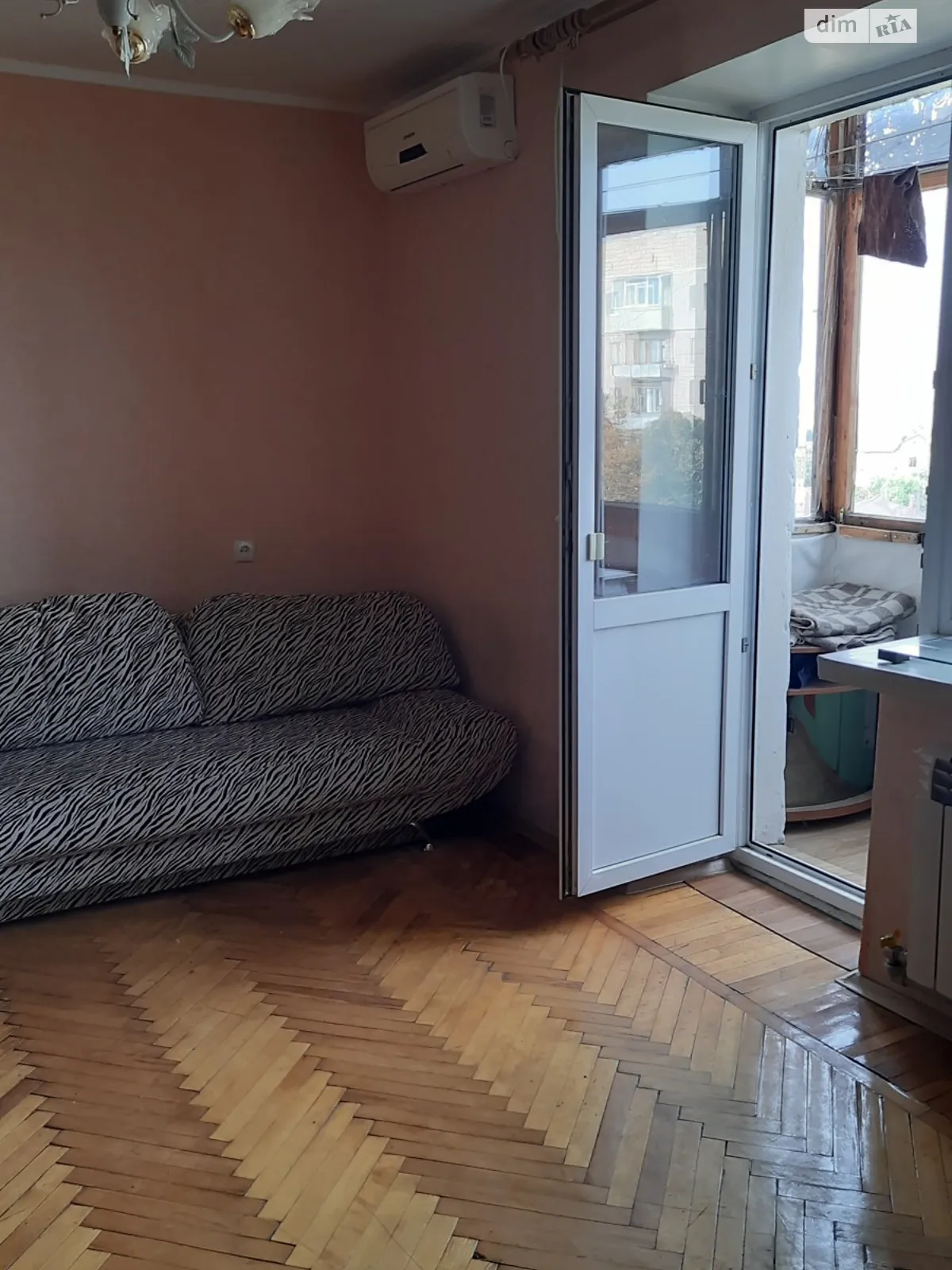 Продается 2-комнатная квартира 42 кв. м в Харькове, просп. Науки, 78