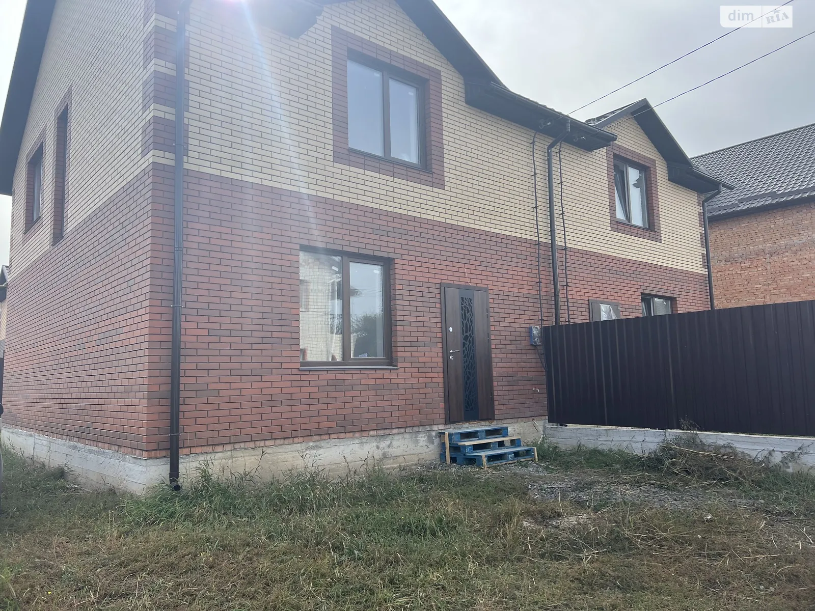 Продается часть дома 105 кв. м с верандой, цена: 73999 $ - фото 1