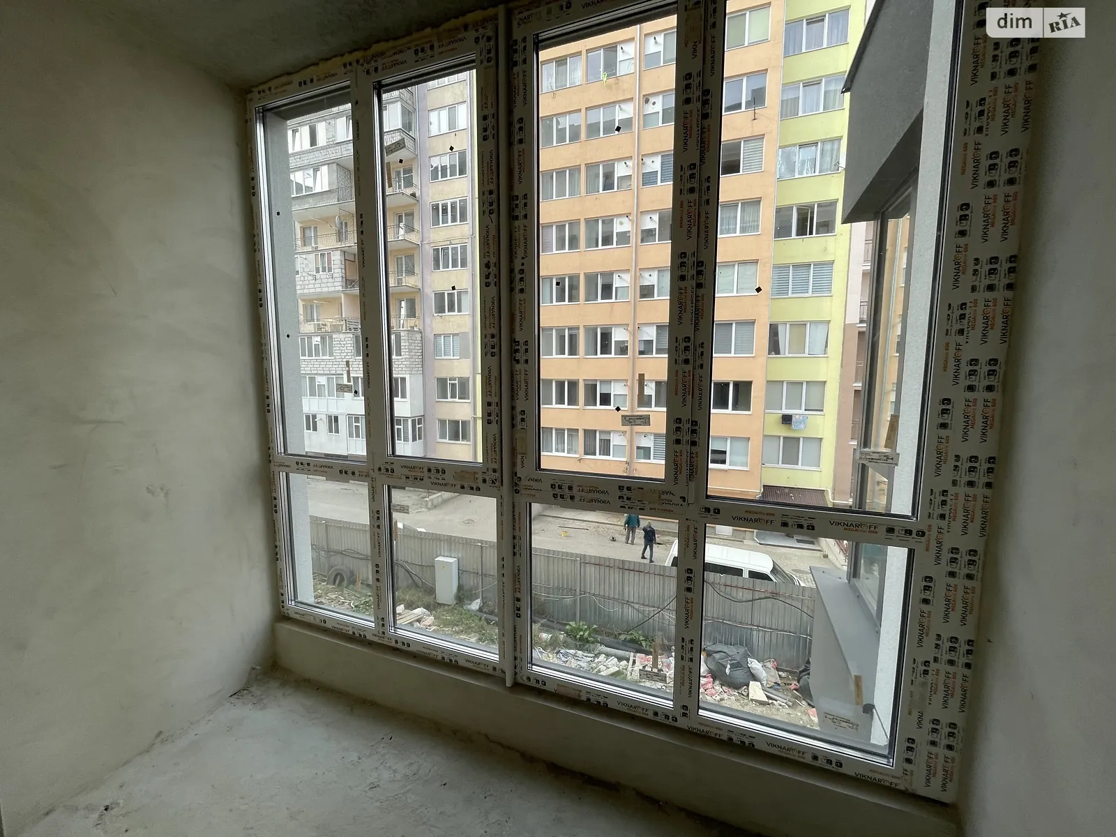 Продается 3-комнатная квартира 80.7 кв. м в Ивано-Франковске, ул. Довженко А.