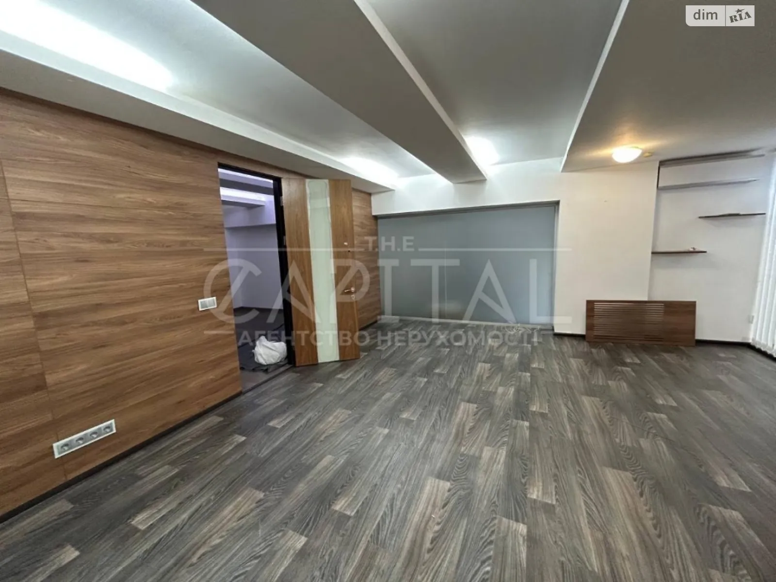 Сдается в аренду офис 295 кв. м в бизнес-центре, цена: 2600 $ - фото 1