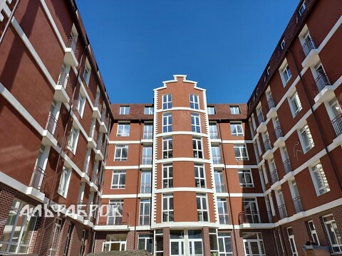 Продается 1-комнатная квартира 60 кв. м в Киеве, ул. Луговая (Жуляны)