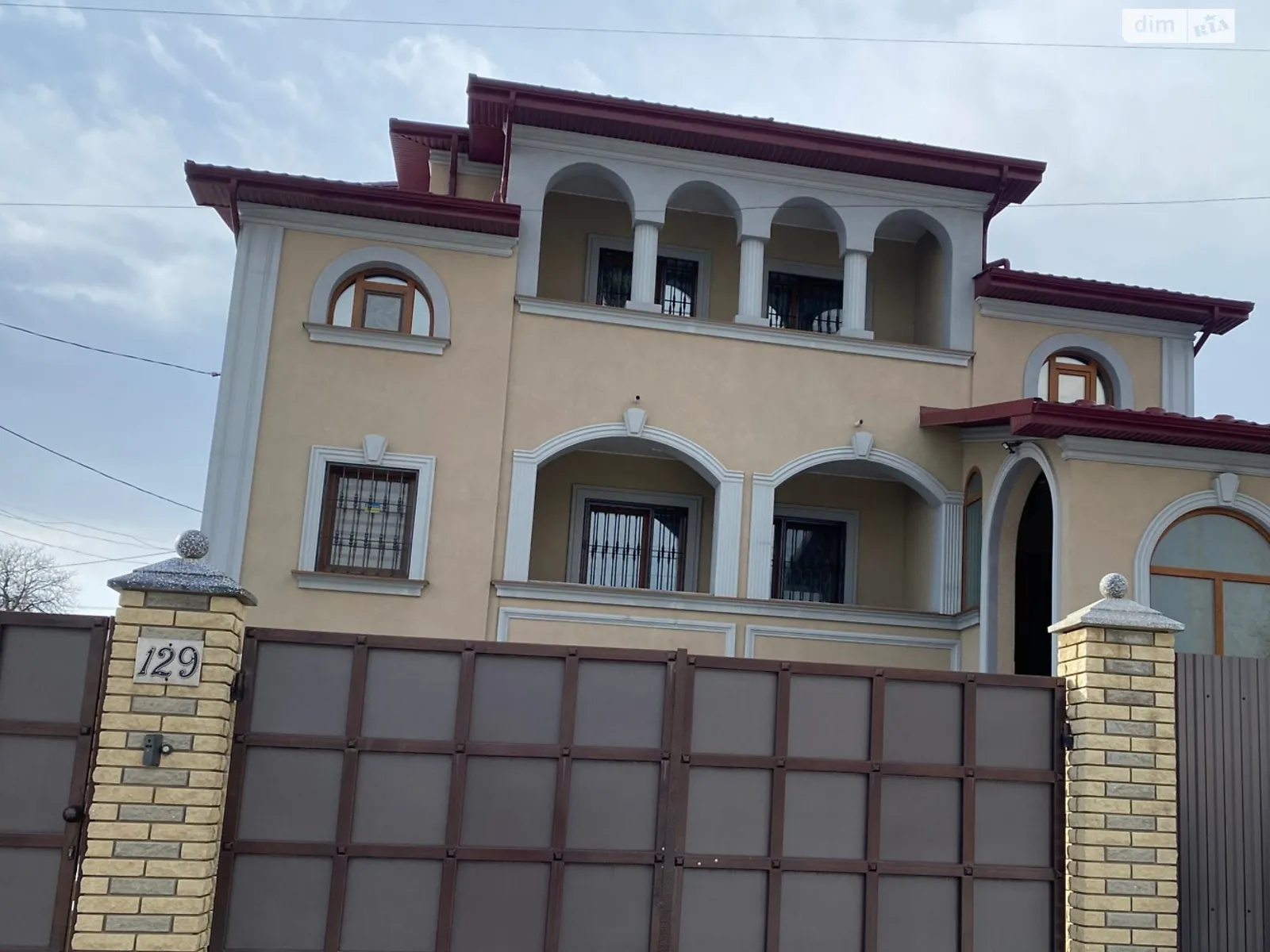 Продається будинок 2 поверховий 400 кв. м з каміном, цена: 260000 $ - фото 1