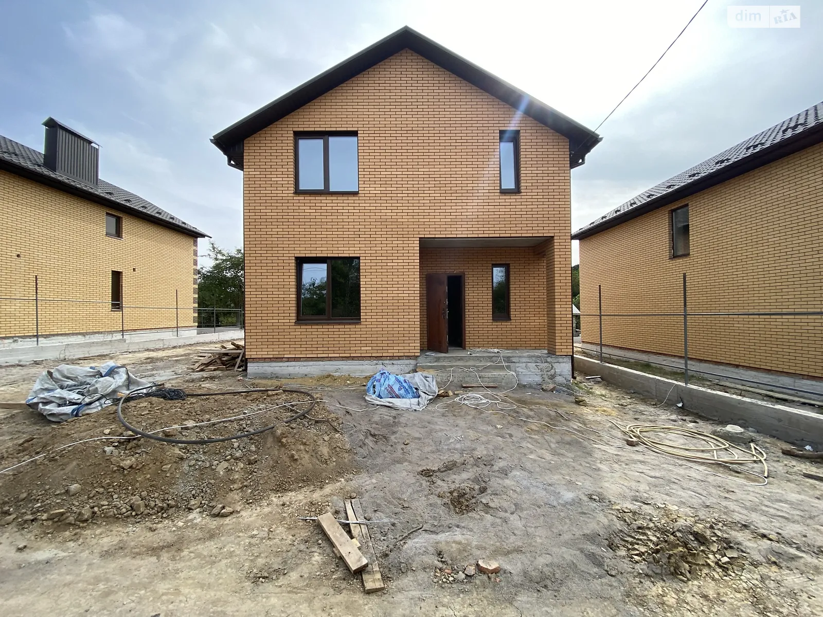 Продается дом на 2 этажа 126 кв. м с балконом, цена: 88000 $ - фото 1