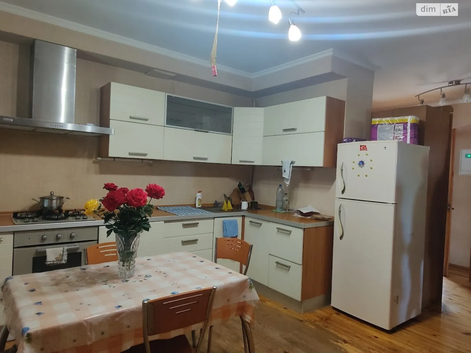 Продається одноповерховий будинок 150 кв. м з каміном, цена: 65000 $