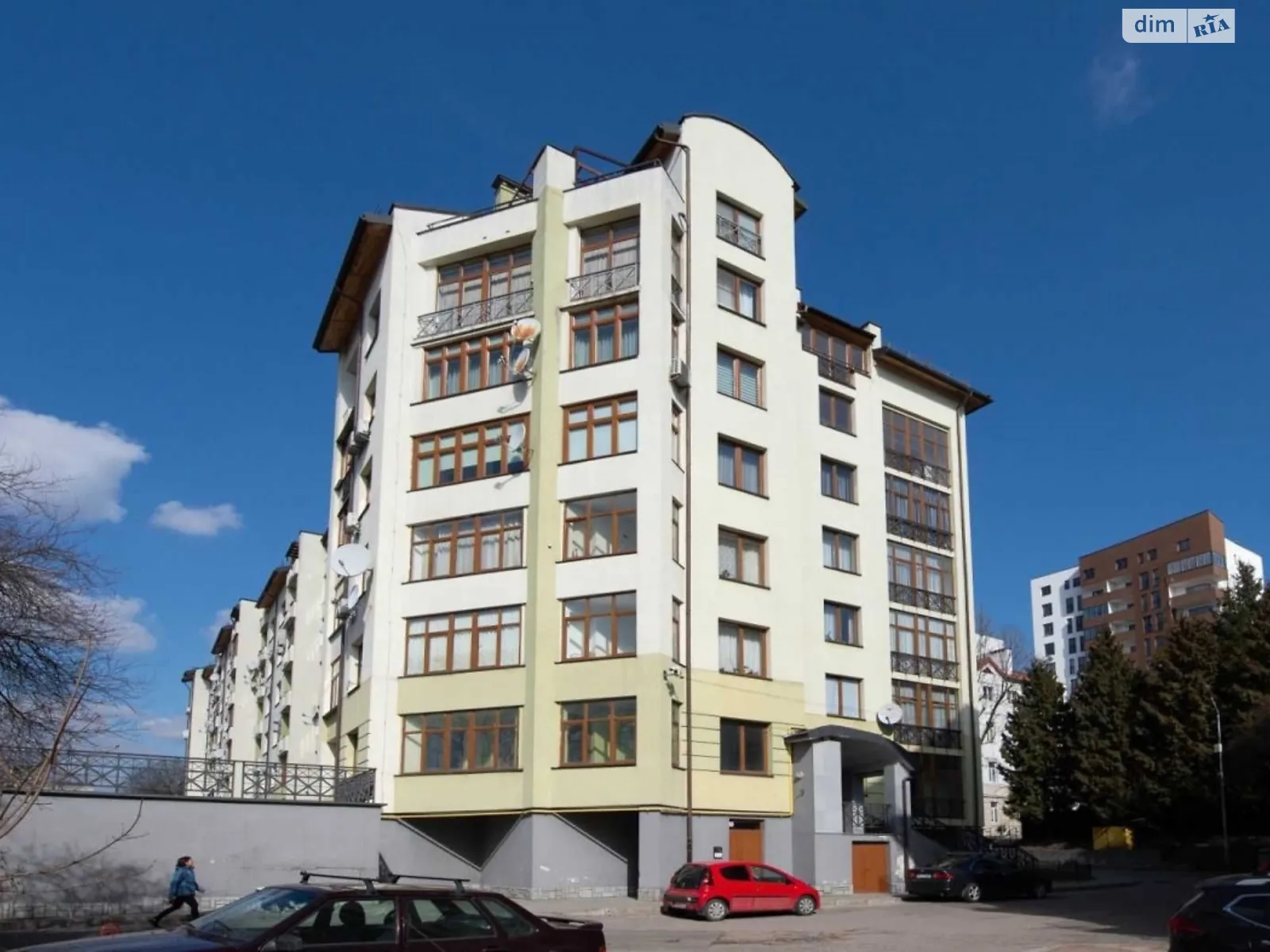 Продается 5-комнатная квартира 210 кв. м в Львове, ул. Мечникова, 20 - фото 1